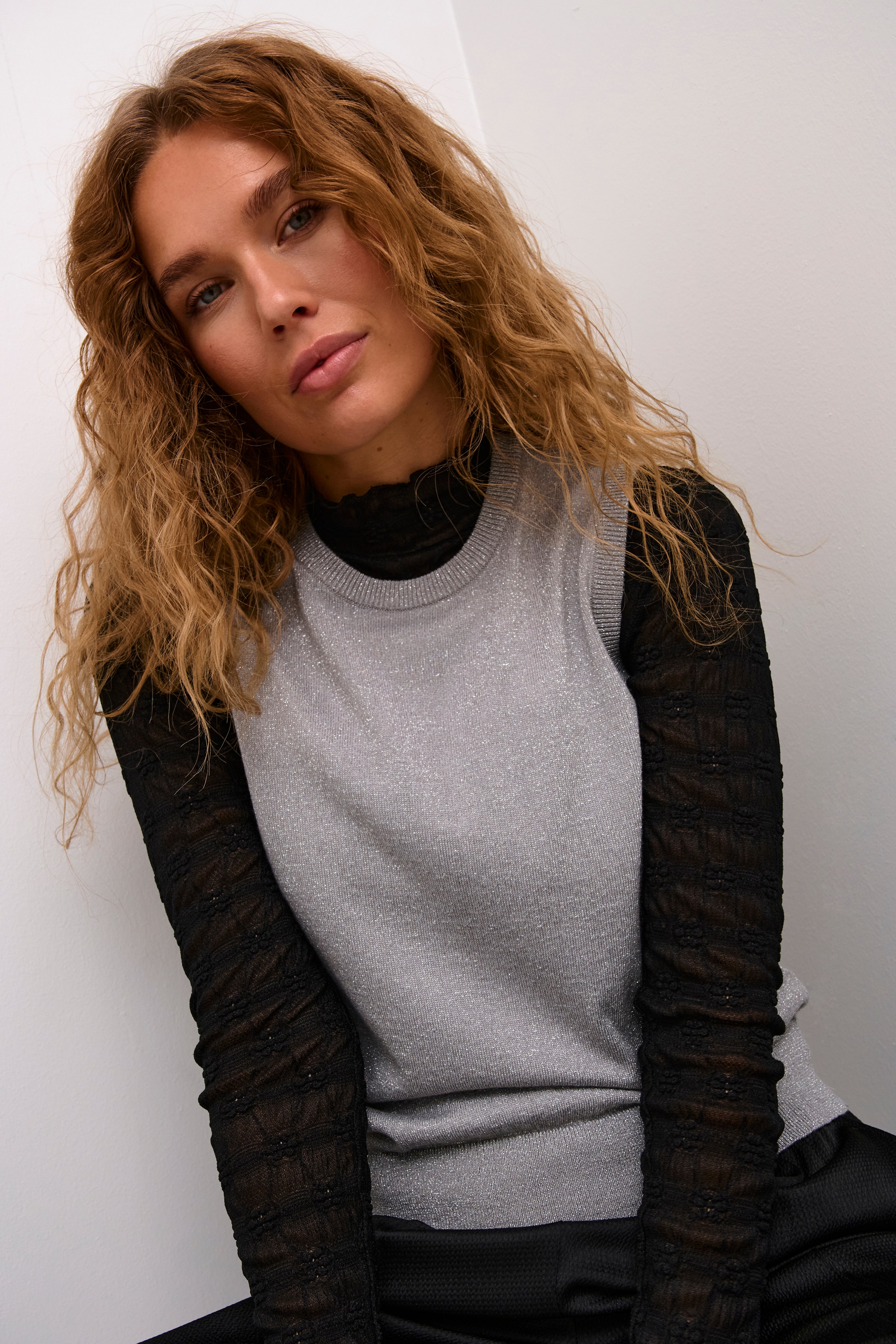 KAregina Strikket vest LOOKBOOK DETAIL 10509296-106667