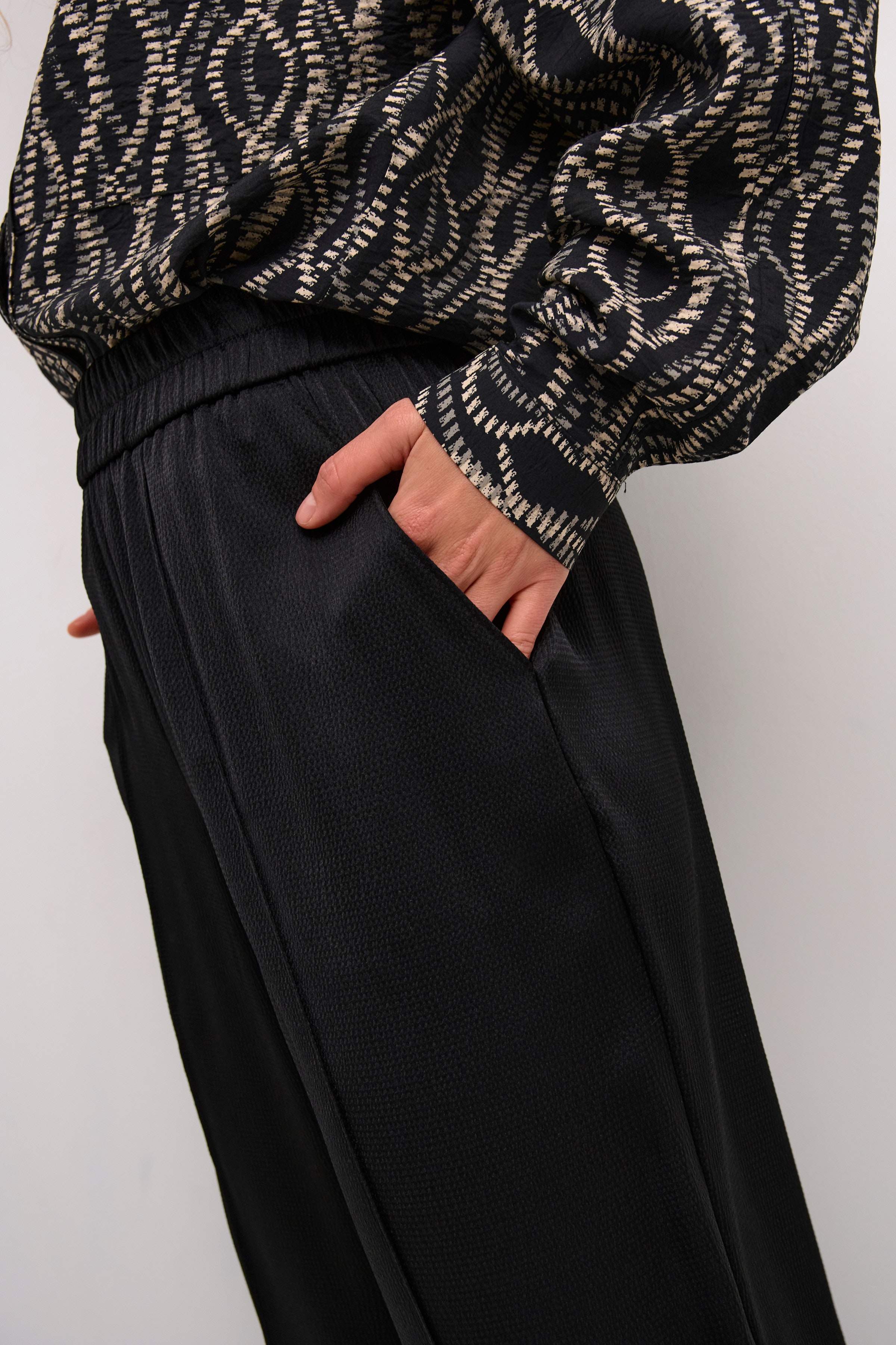 KAingrid Bukser LOOKBOOK FRONT 10509327-100121