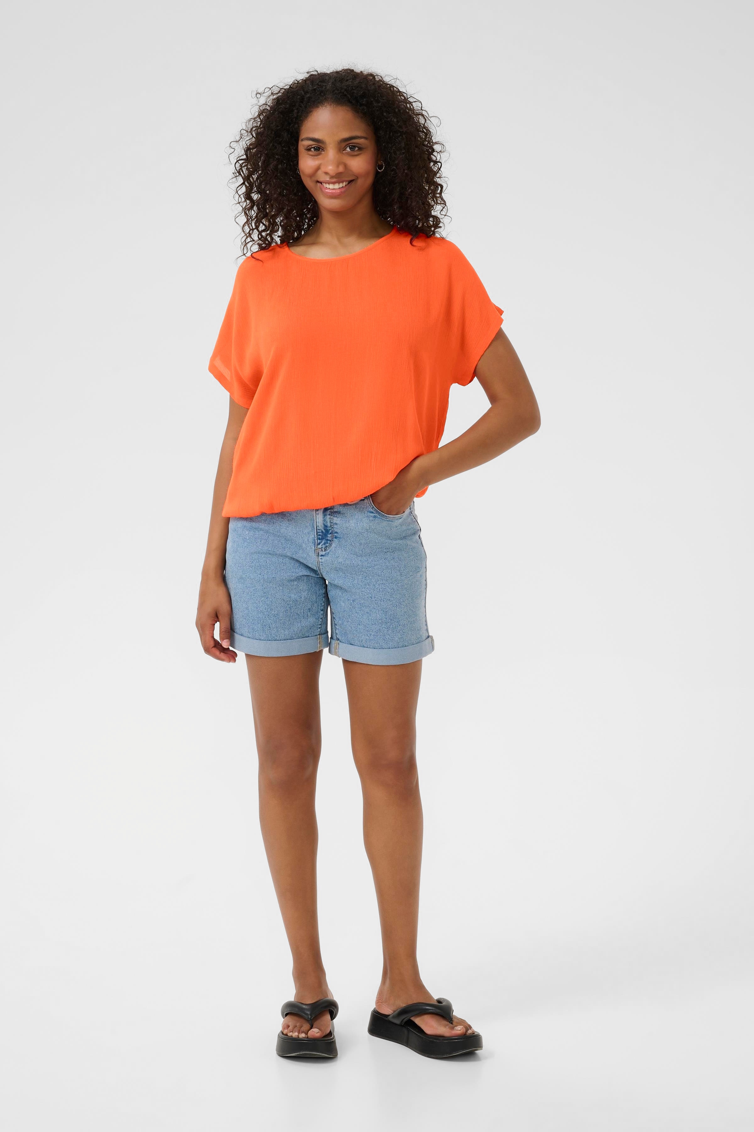 Amber Blouse LOOKBOOK FRONT 10500781-171558