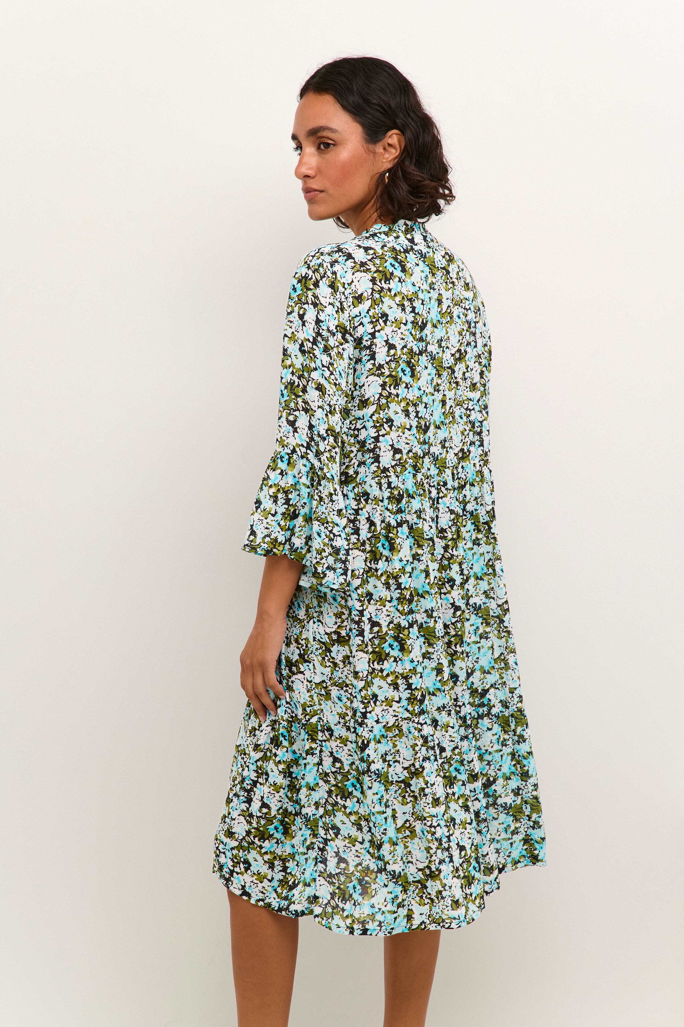 KAhera Kjole LOOKBOOK BACK 10508259-105802