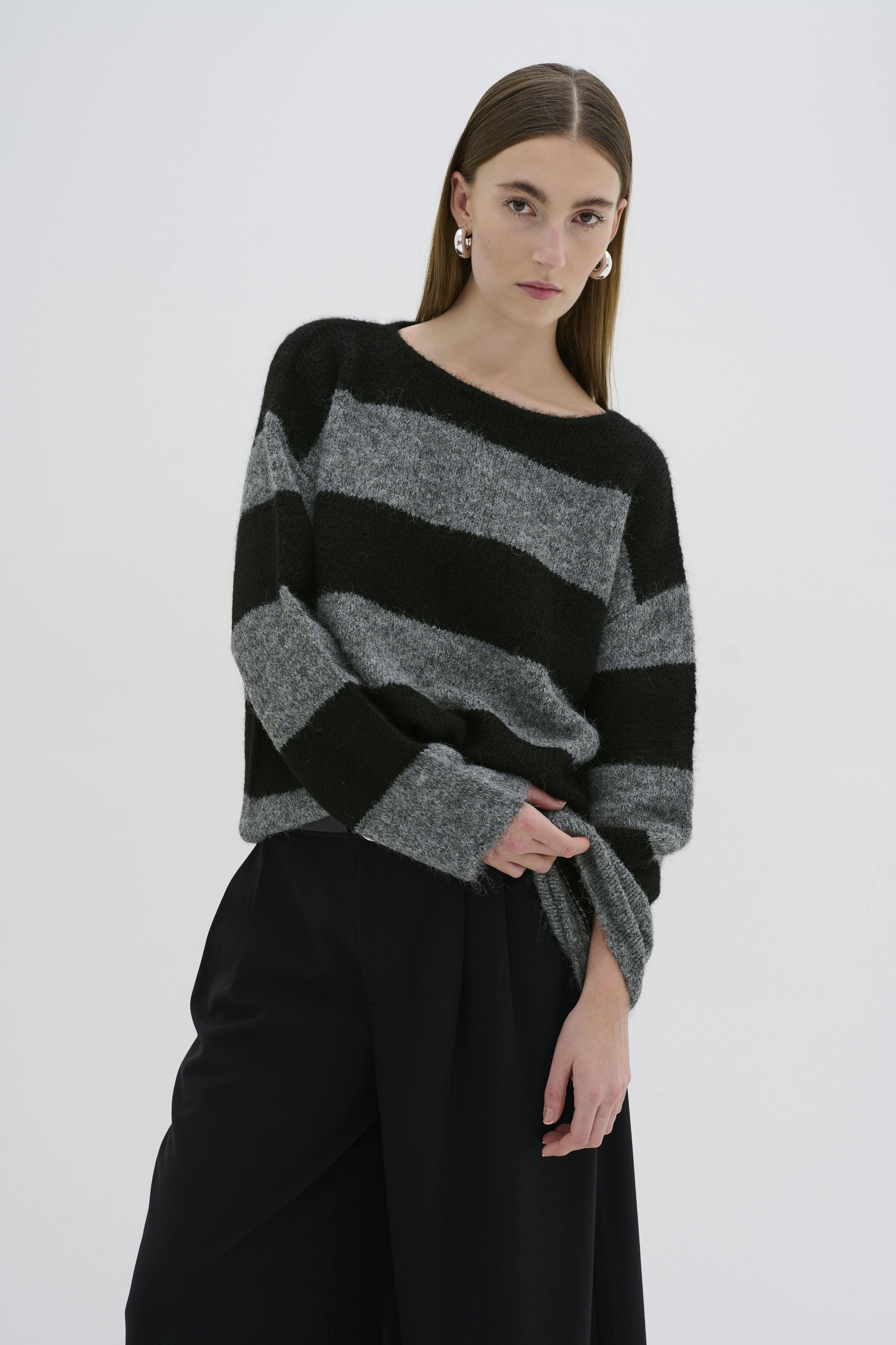 MeenaMW Pullover LOOKBOOK FRONT 10704431-106488