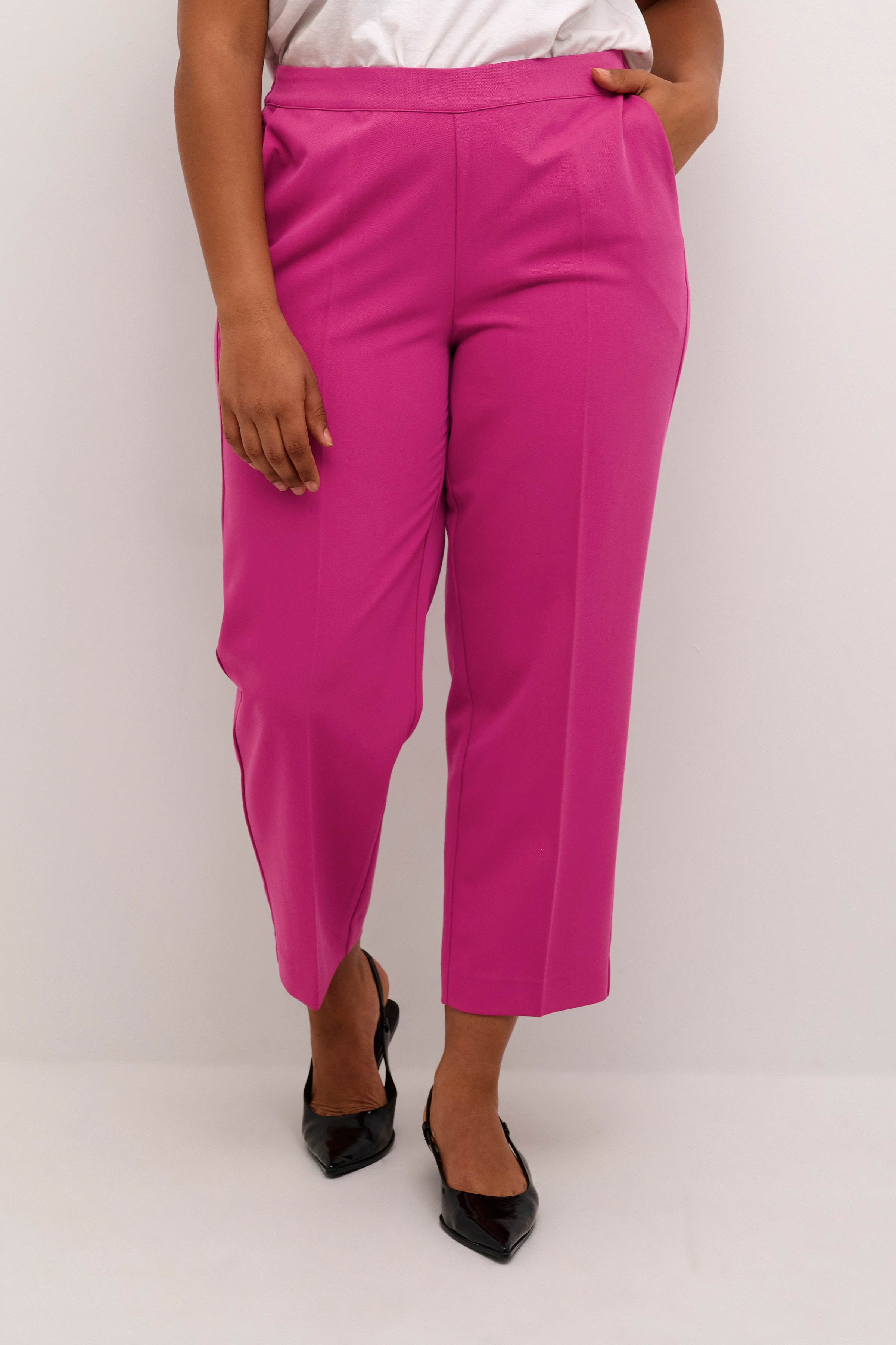 KCsakira Trousers LOOKBOOK FRONT 10580650-192434