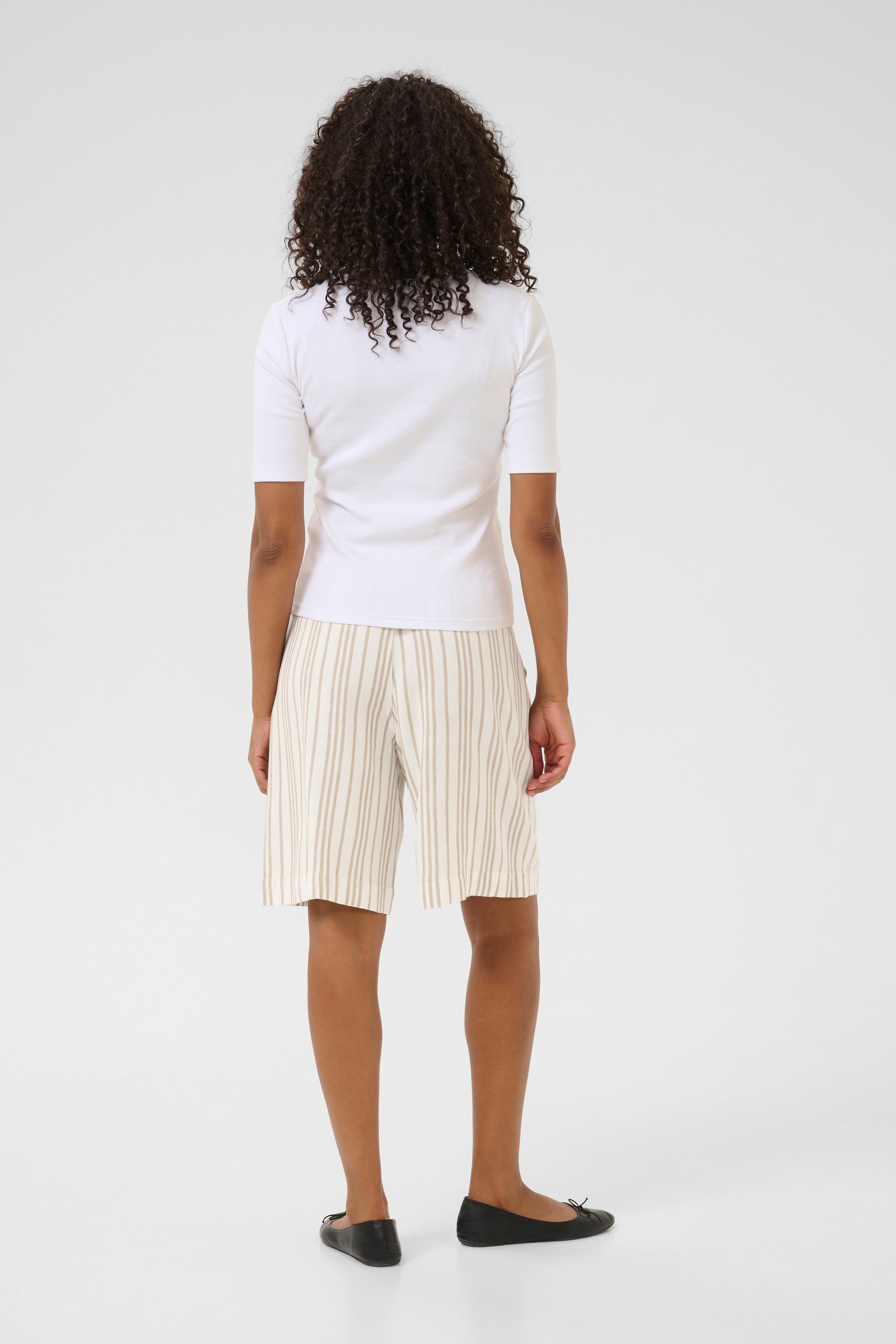 KAmilia Lin Shorts LOOKBOOK BACK 10509668-107125