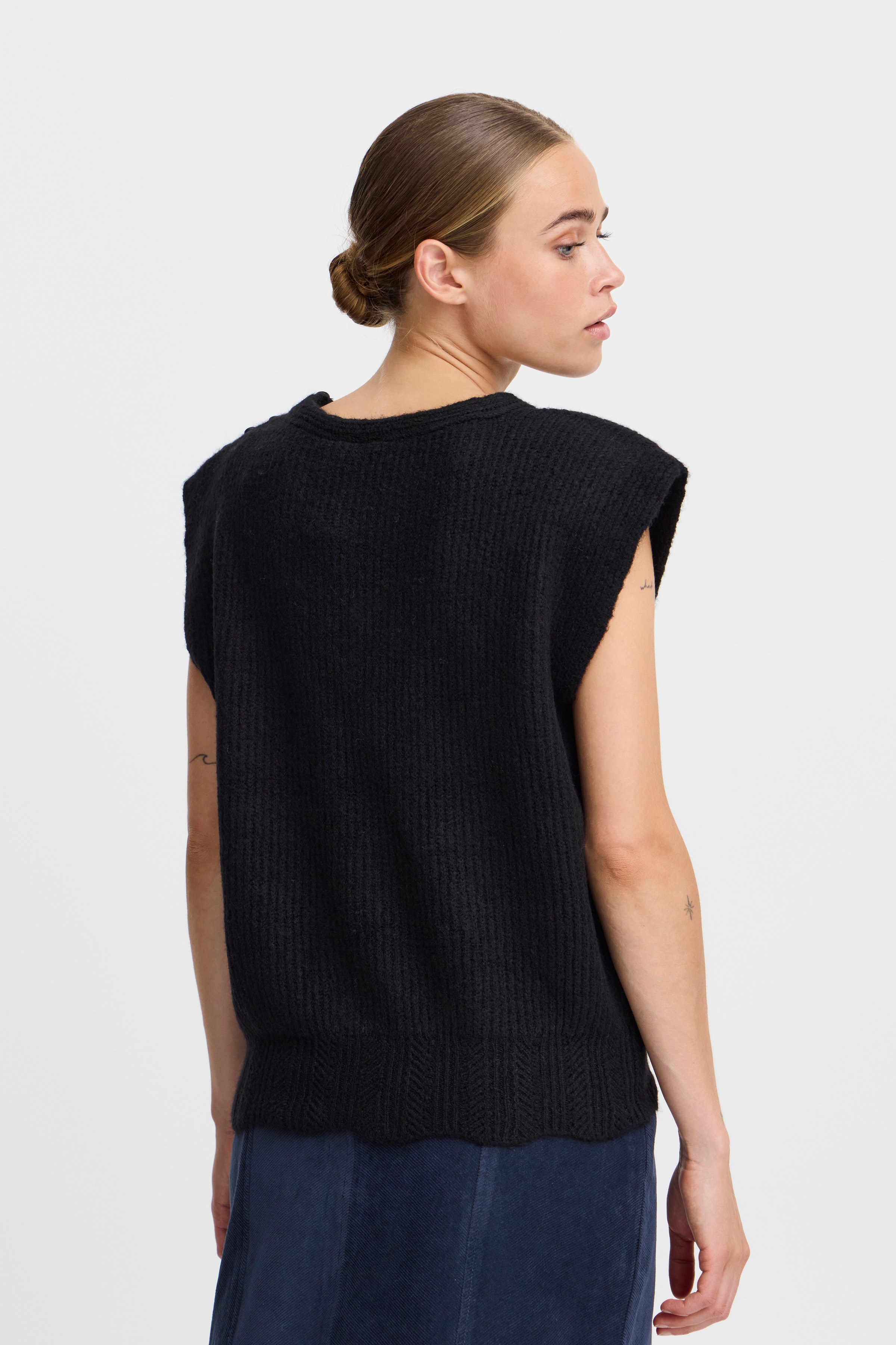 IHPOVOKE Strikket vest LOOKBOOK BACK 20121931-194008