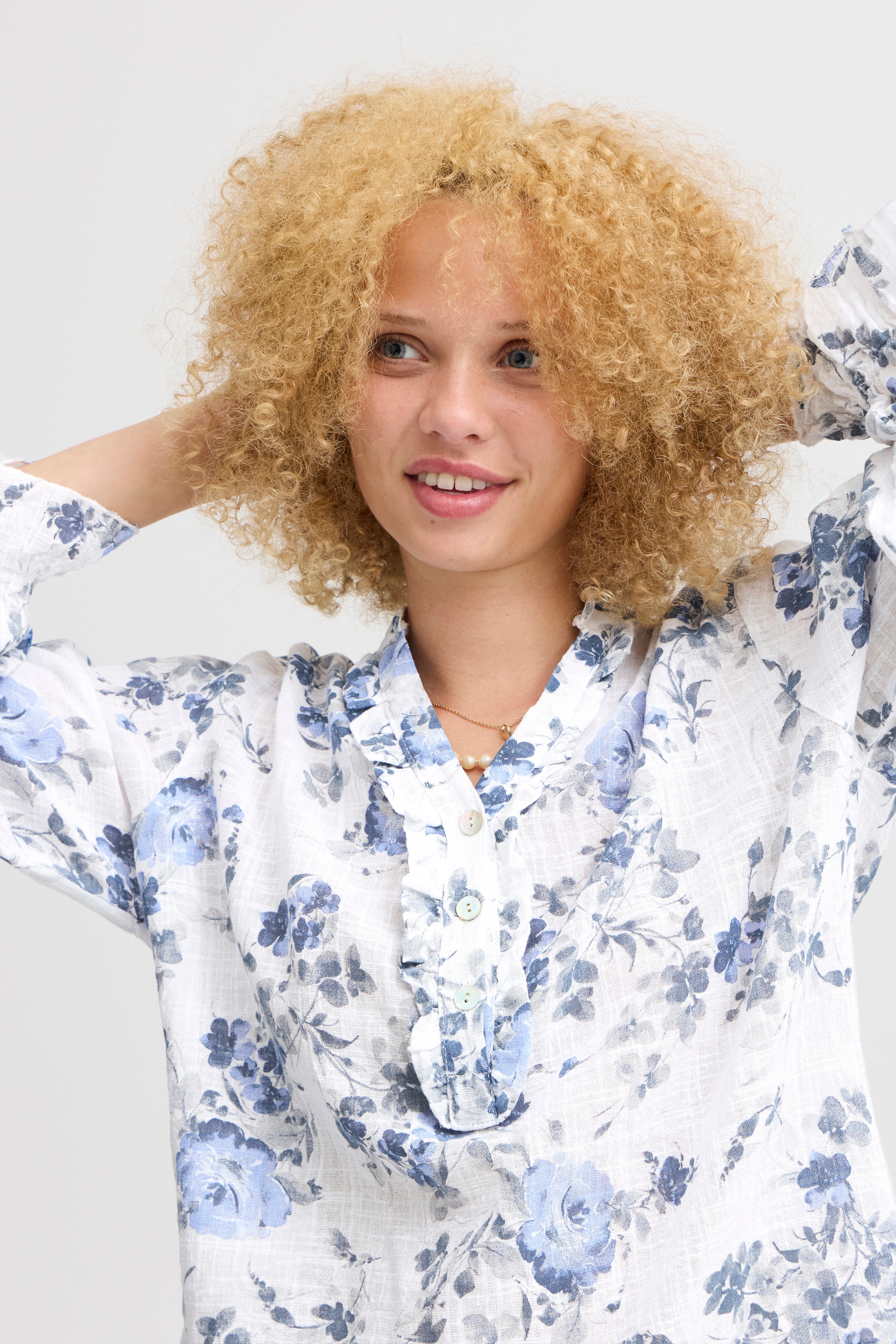 SBALEXA Bluse LOOKBOOK DETAIL 22100681-110602