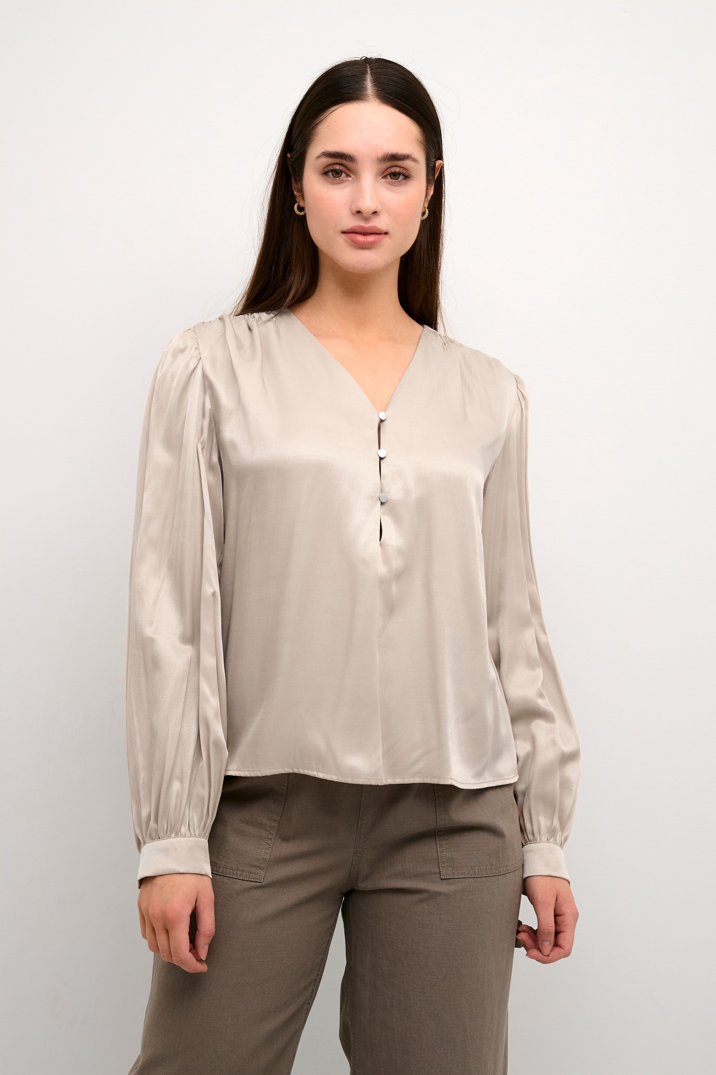 KAlaura Bluse LOOKBOOK FRONT 10507787-151305