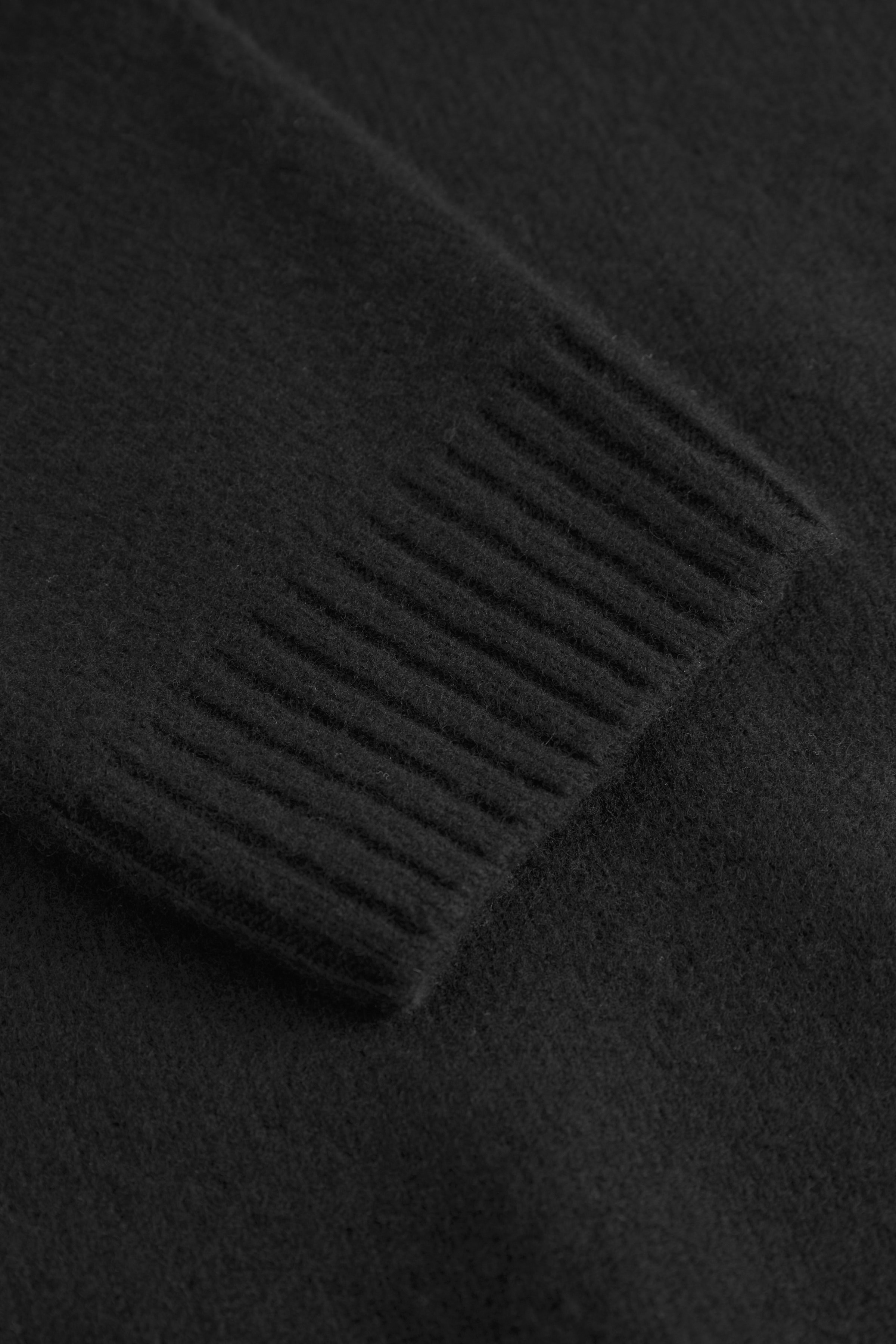 WWBeckett Pullover PACK DETAIL 30250242-W9999