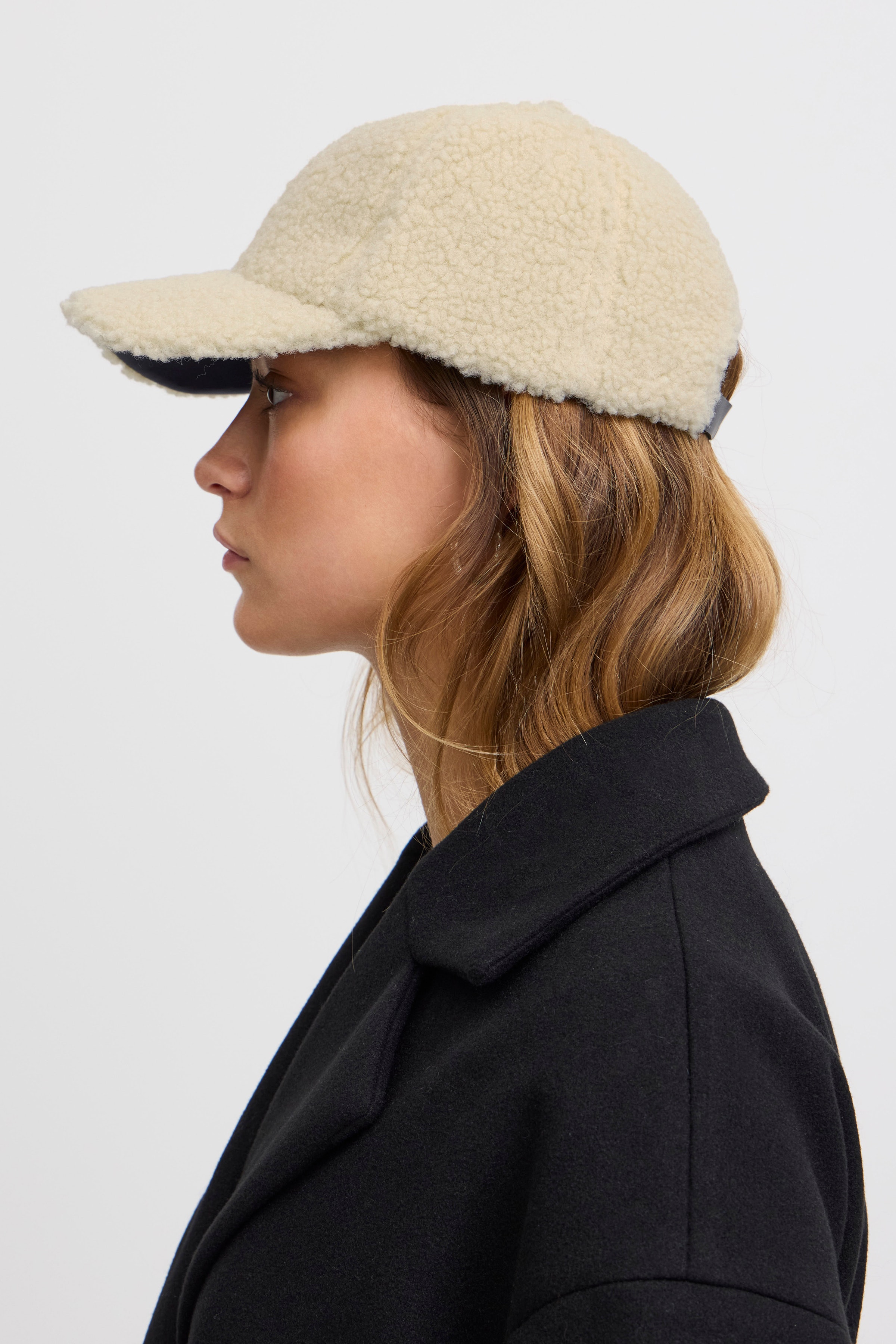 IANADINE Hatt LOOKBOOK FRONT 20121533-151308