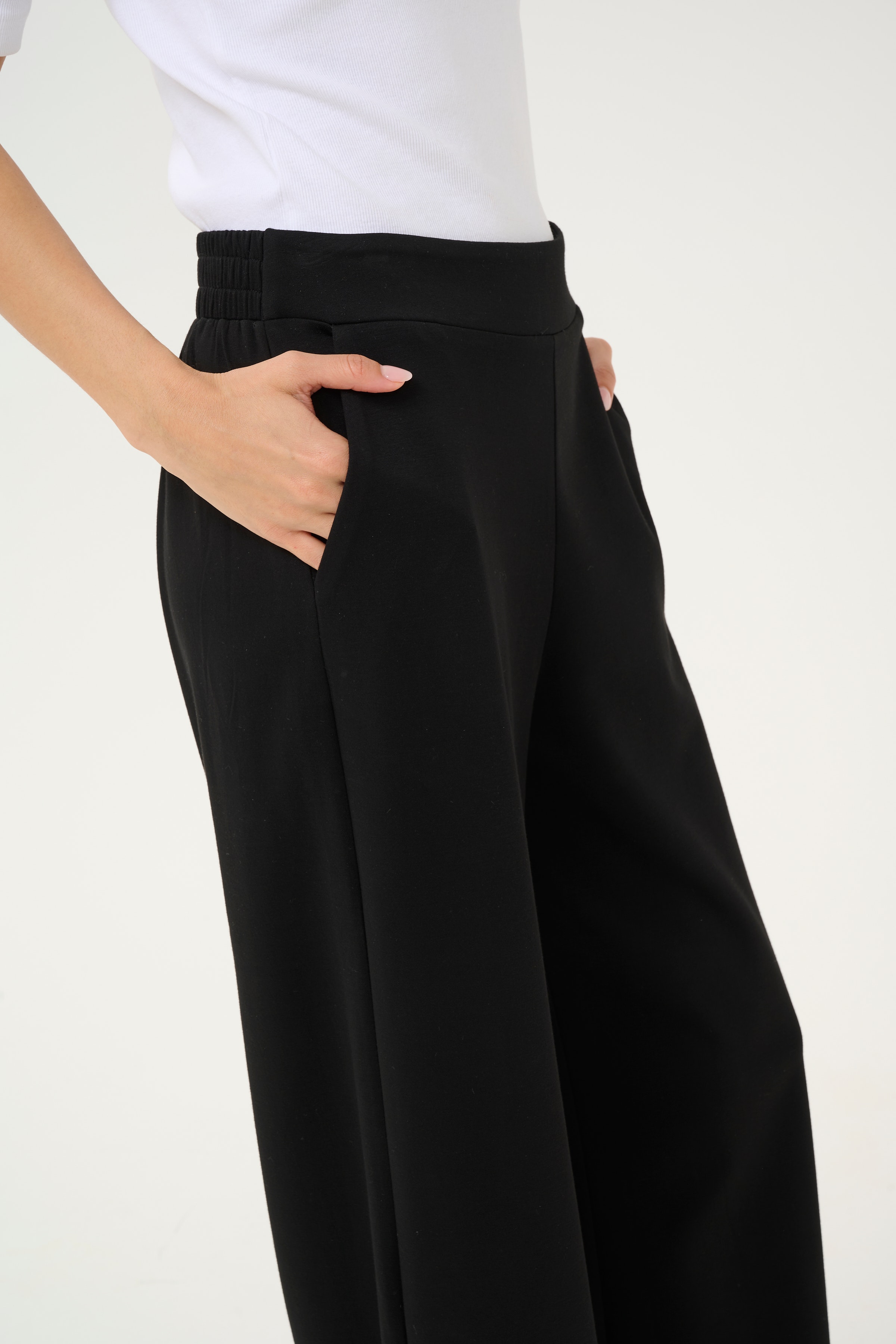 BPadona Trousers LOOKBOOK DETAIL 10590858-100121B