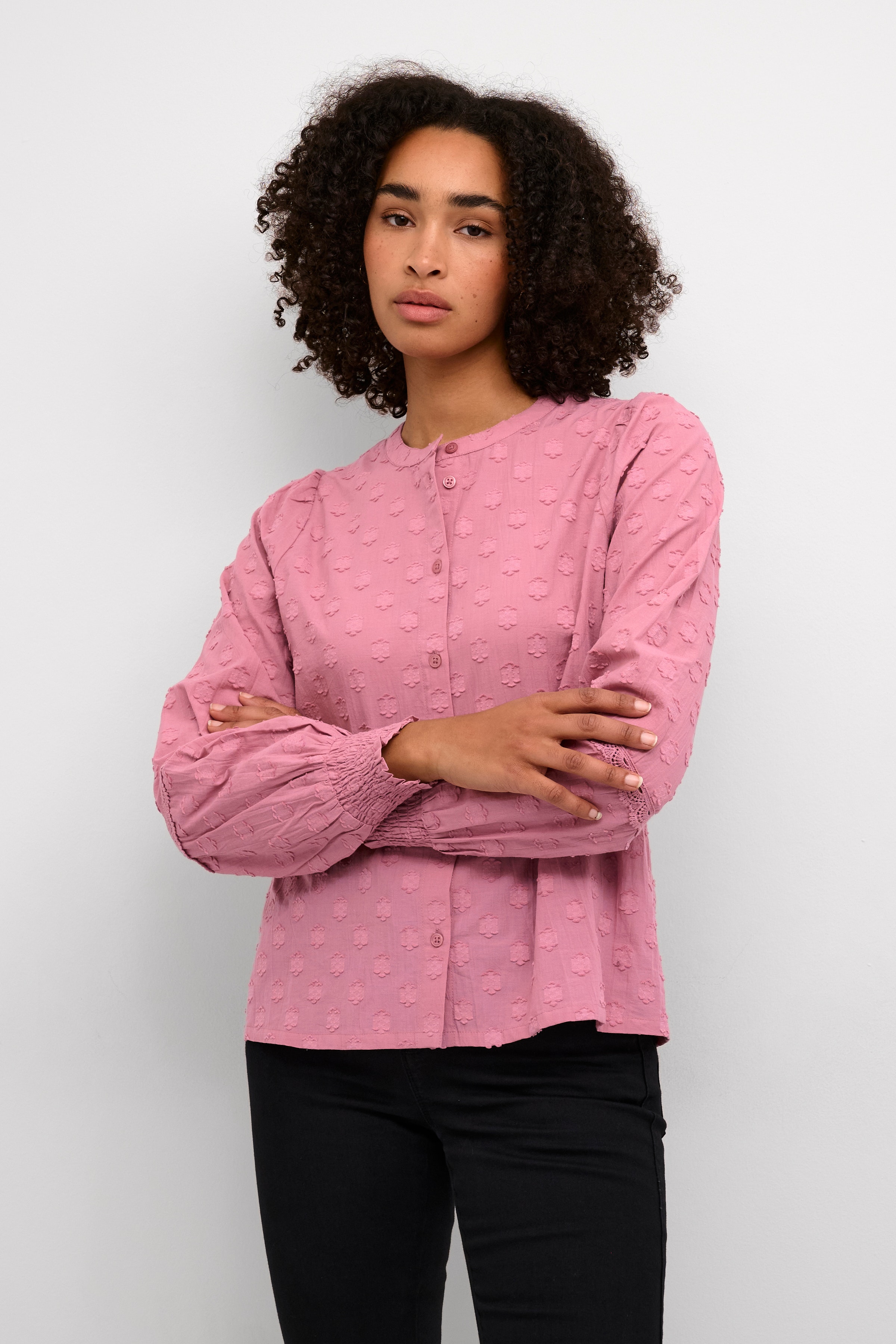 KAenya Bluse LOOKBOOK FRONT 10509091-171609