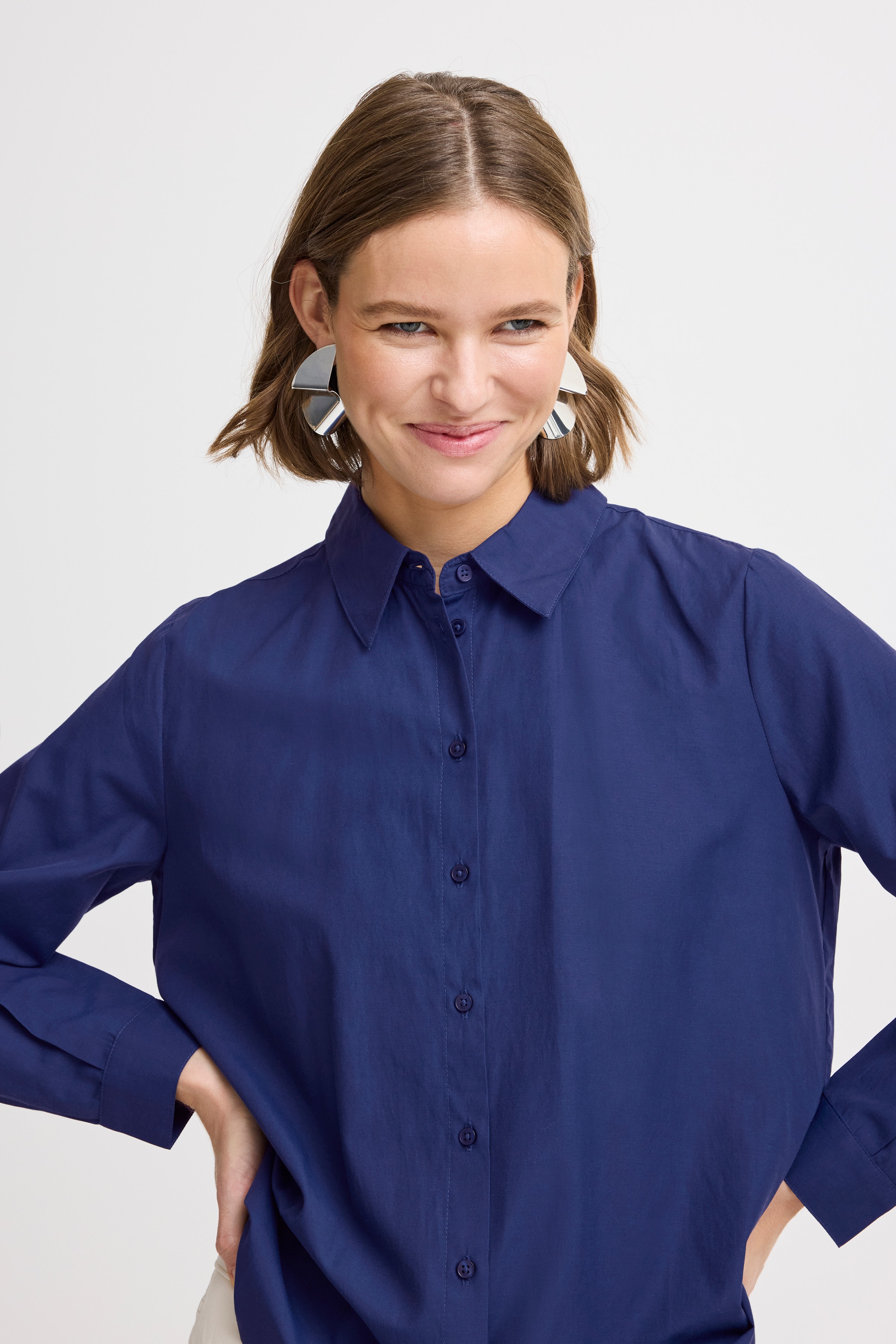 BYHETILA Skjorte LOOKBOOK DETAIL 20816242-193933