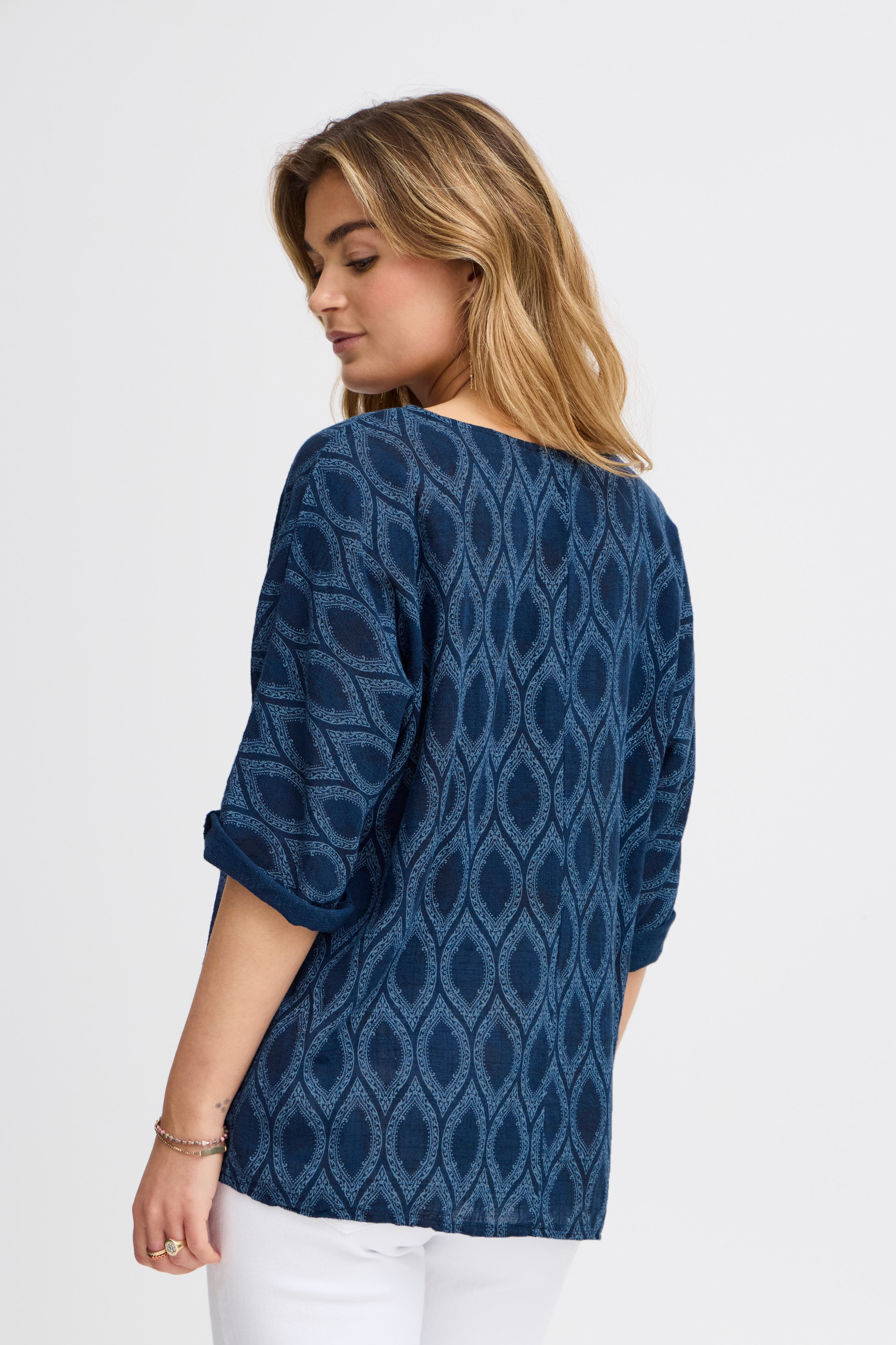 SBALEXA Blouse LOOKBOOK BACK 22100482-193923