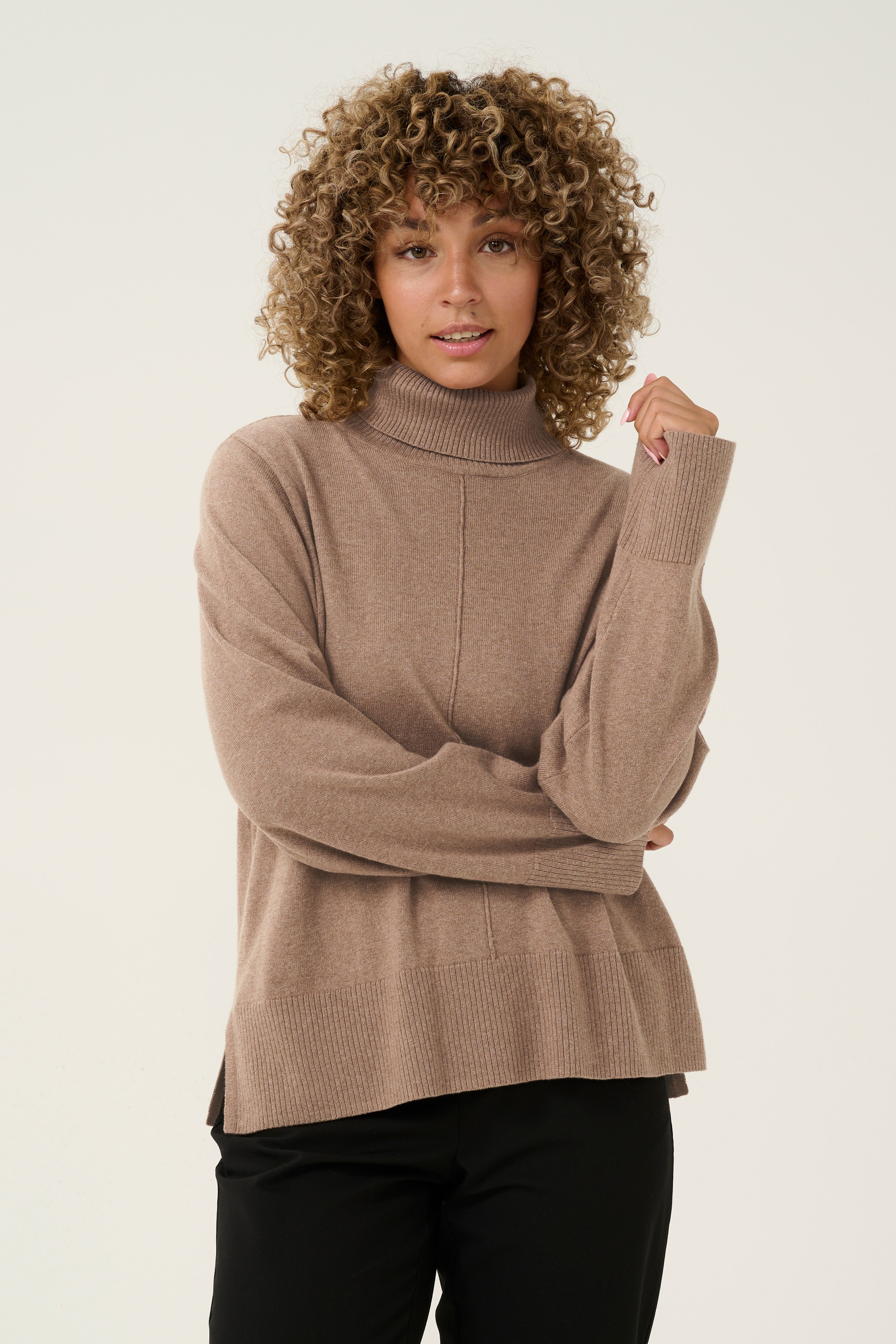 CRAnva Pullover LOOKBOOK FRONT 10613181-1713161