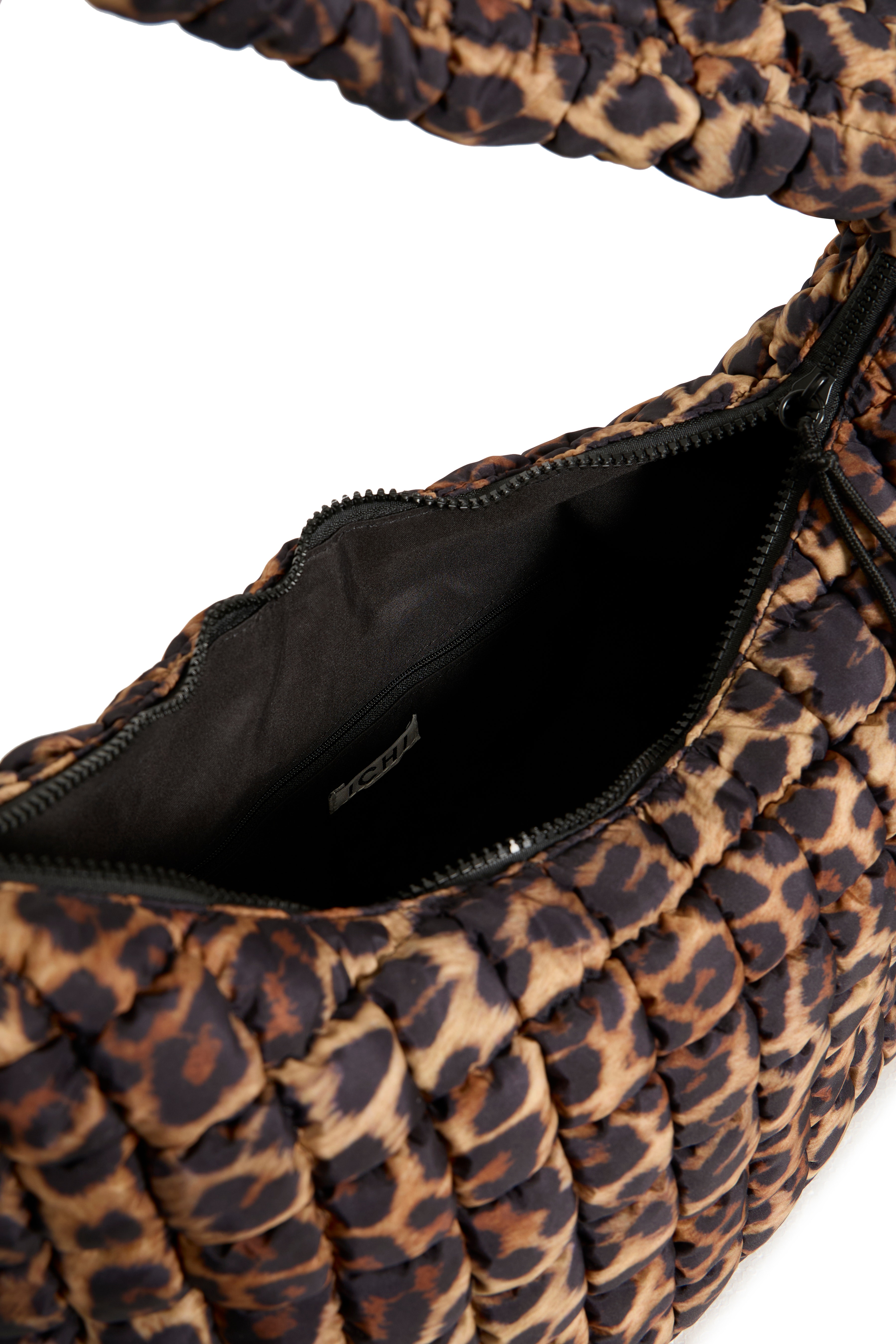 IAALIS Bag PACK DETAIL 20125301-194008