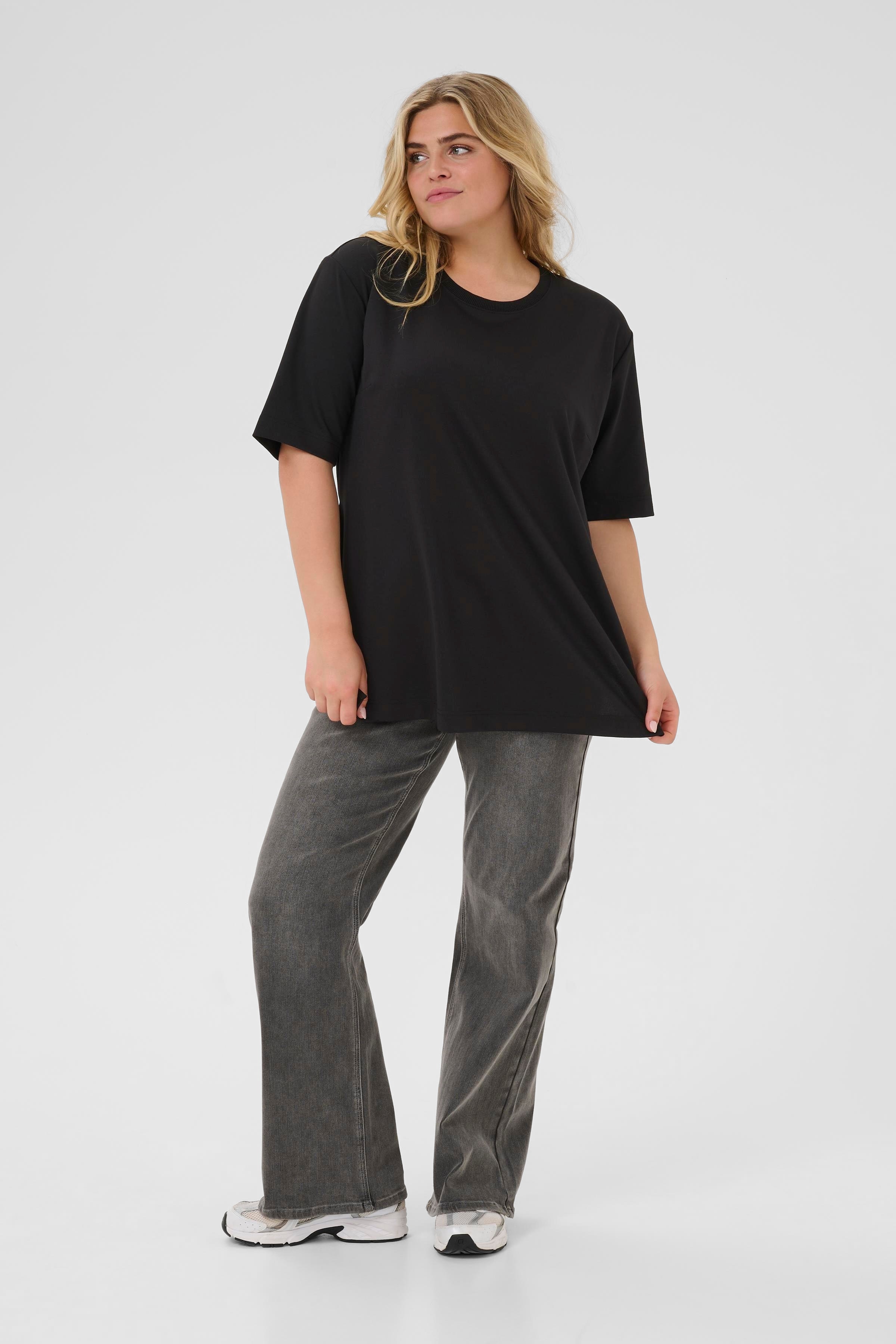 KCjenna T-shirt LOOKBOOK FRONT 10583580-100121