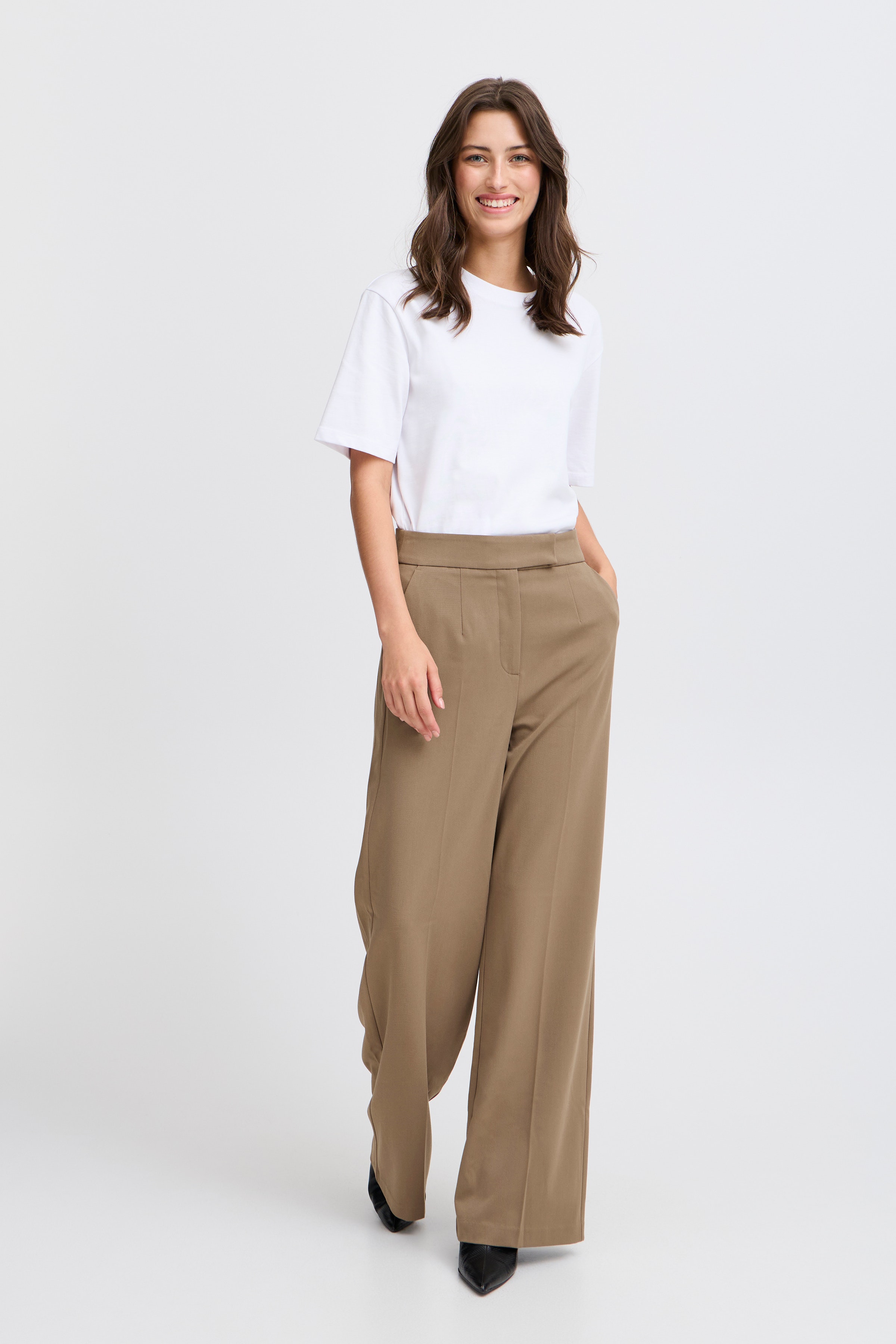 BYELLAN Trousers LOOKBOOK FRONT 20815369-181112