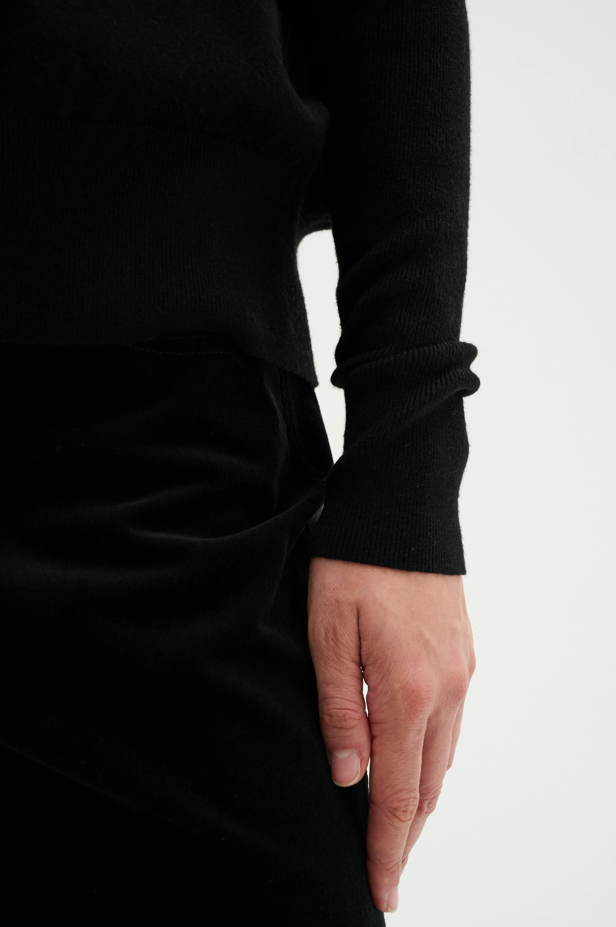 KellsieIW Turtleneck Pullover LOOKBOOK DETAIL 30109746-194008