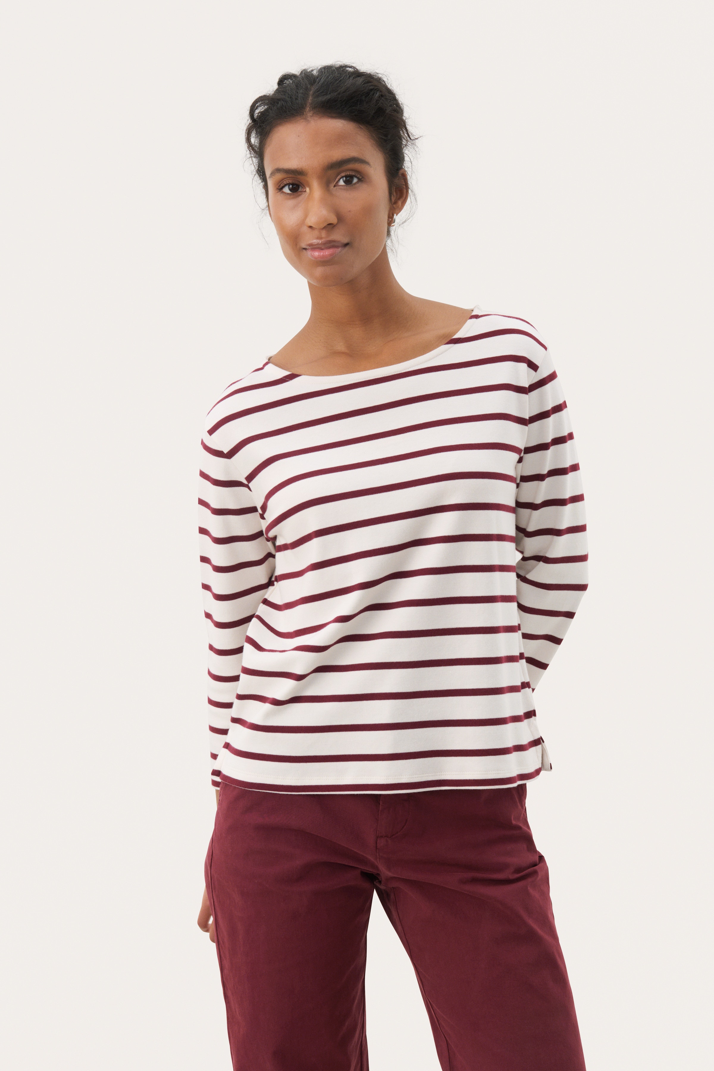 NelaPW T-shirt LOOKBOOK FRONT 30309864-303999