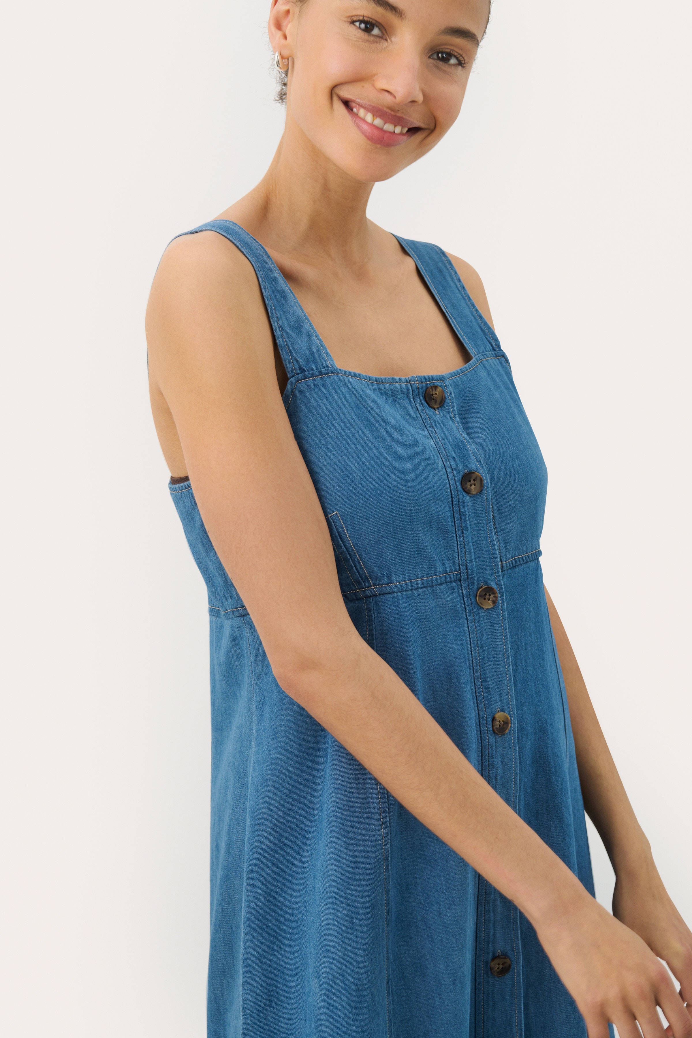 RaidaPW Kjole LOOKBOOK DETAIL 30309639-300155