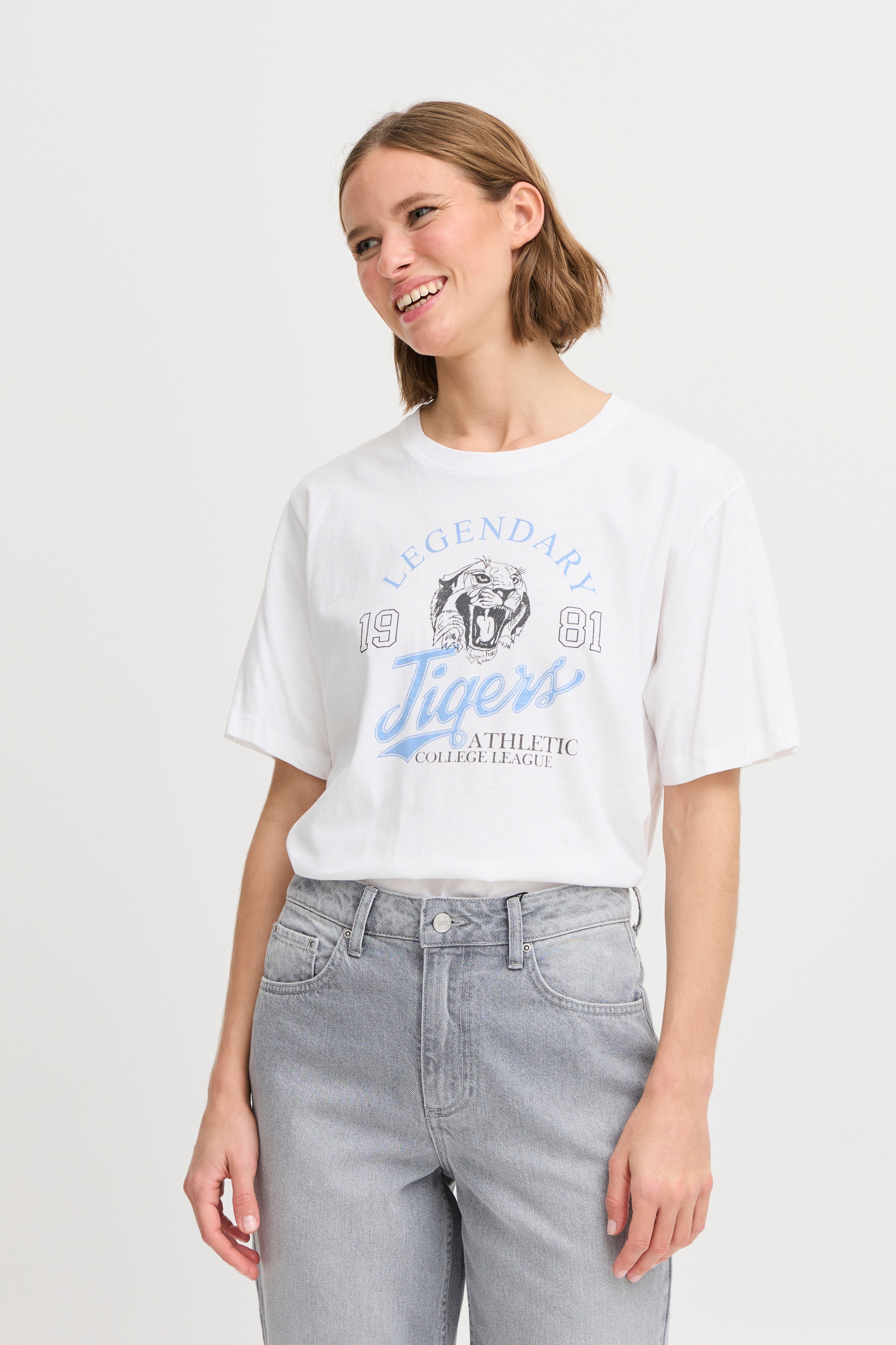 BYSOBBE T-shirt LOOKBOOK FRONT 20816367-110601