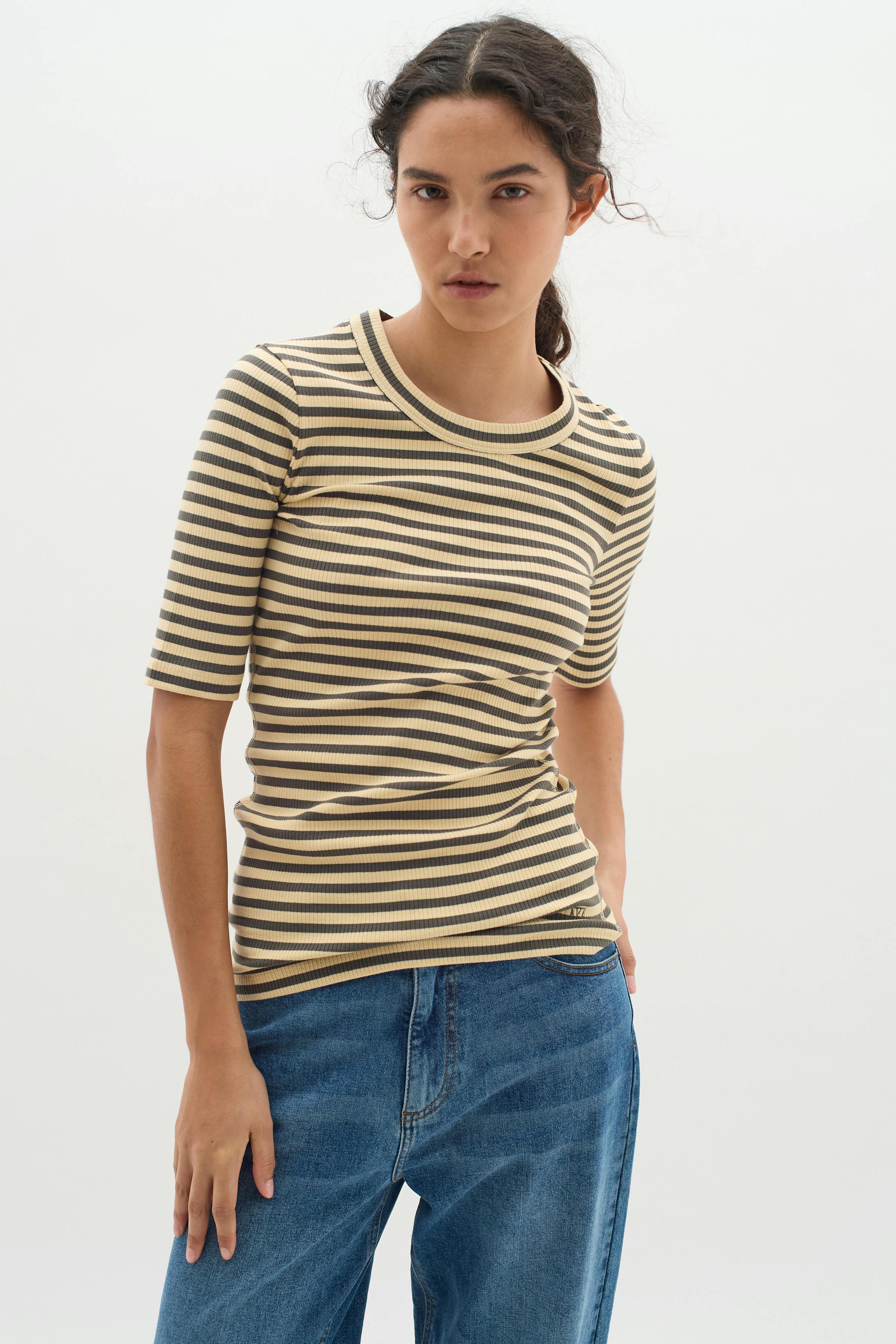 DagnaIW Striped T-shirt LOOKBOOK FRONT 30107269-303054