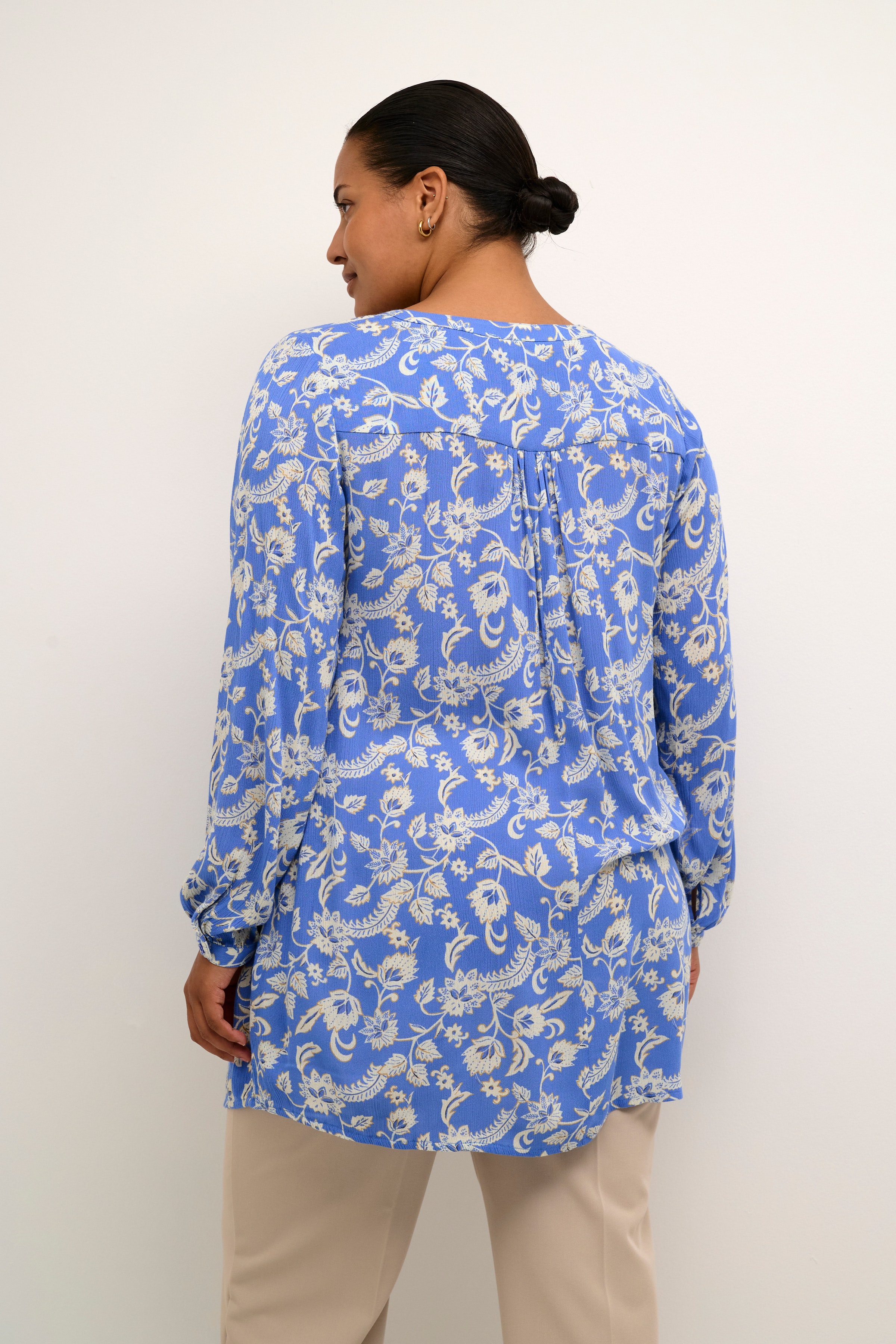 KCami Tuniek LOOKBOOK BACK 10582026-105670