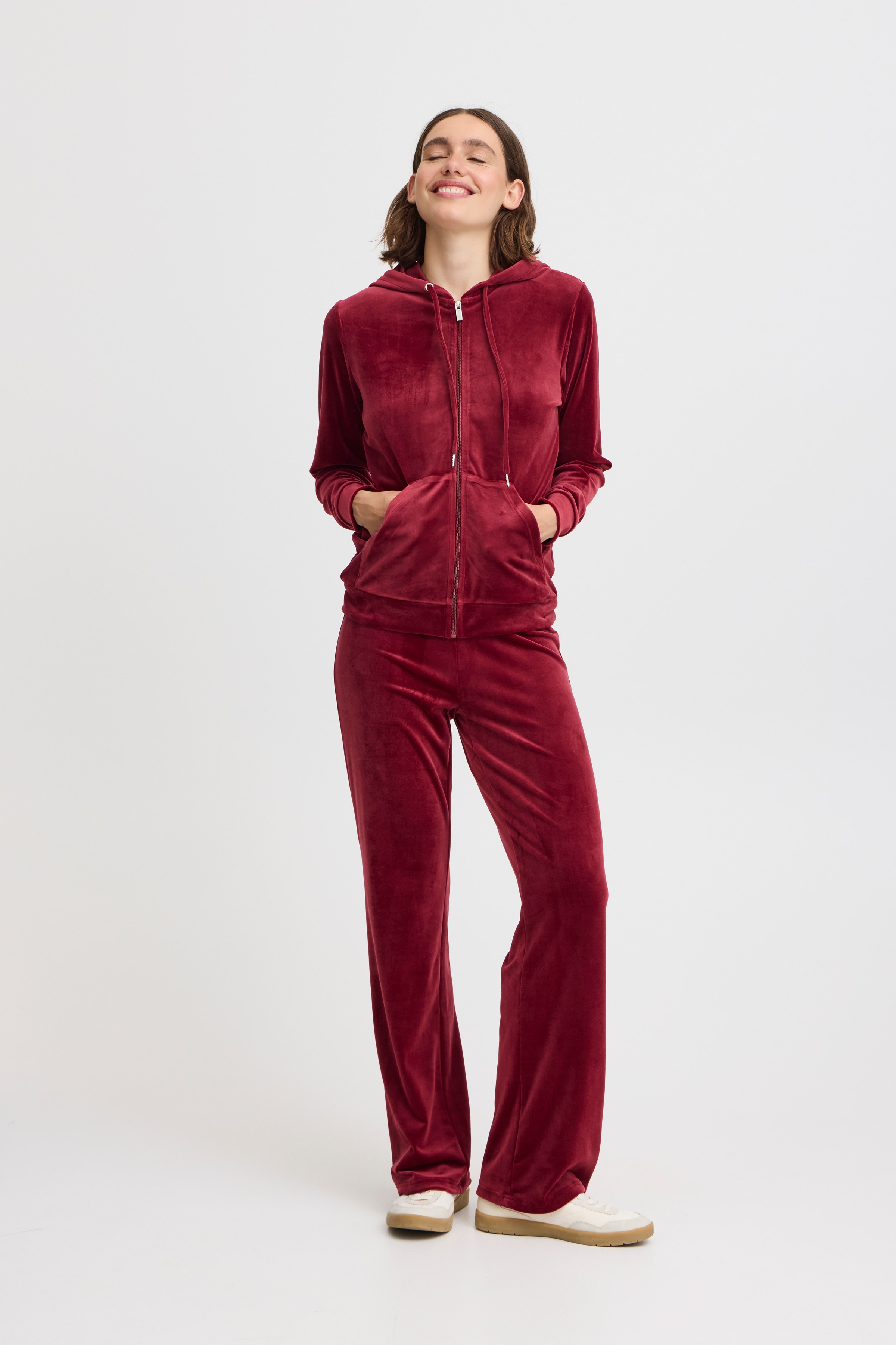 BYSTILLA Veloursett LOOKBOOK FRONT 20816019-191930