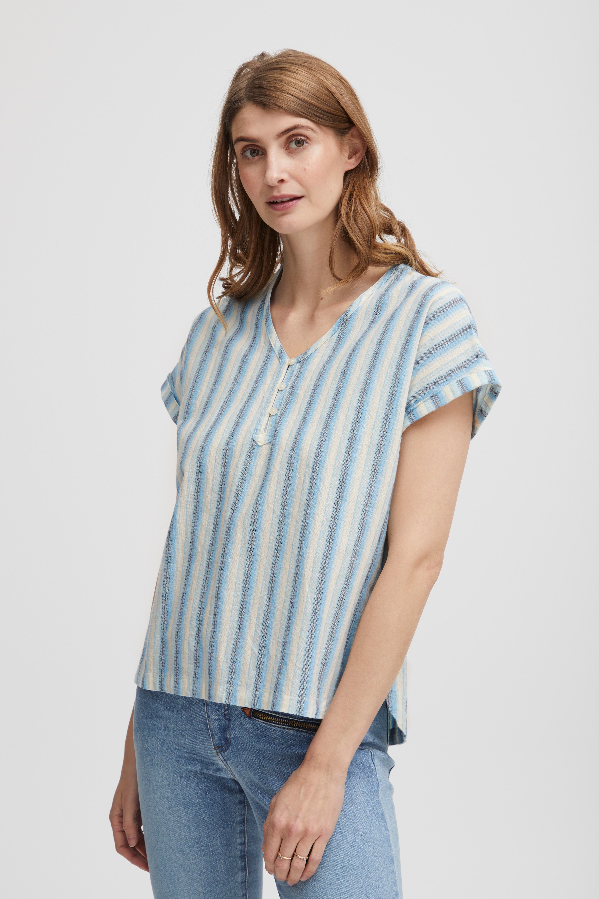 Blouse with short sleeve LOOKBOOK FRONT 20612234-201984