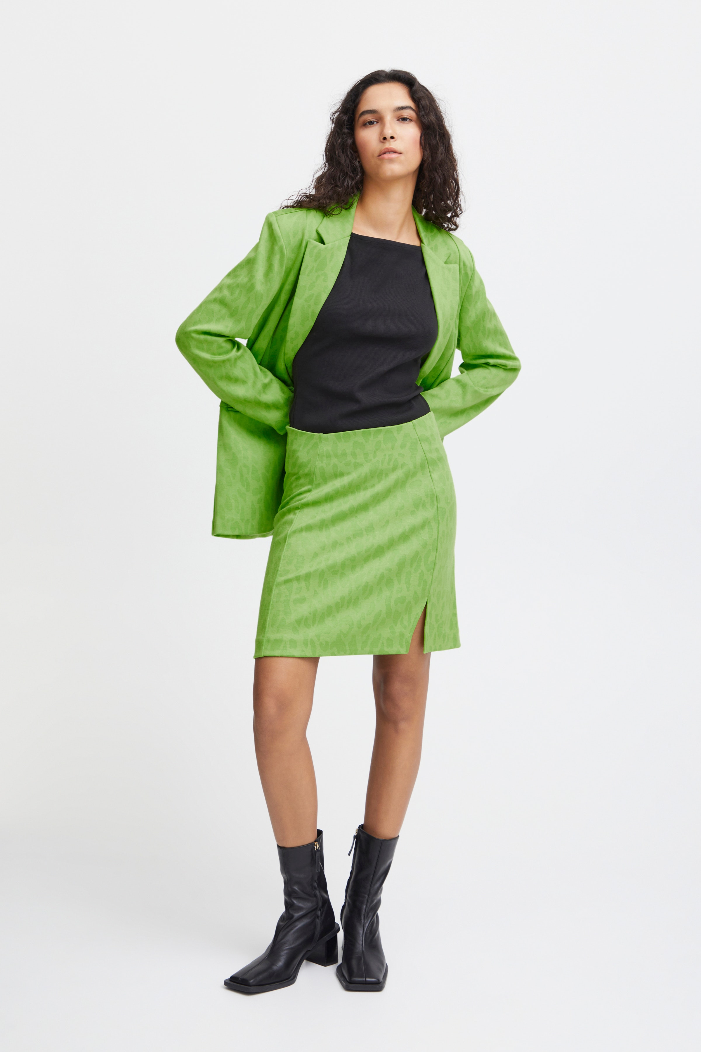 IHKATE Skjørt LOOKBOOK FRONT 20120656-202801