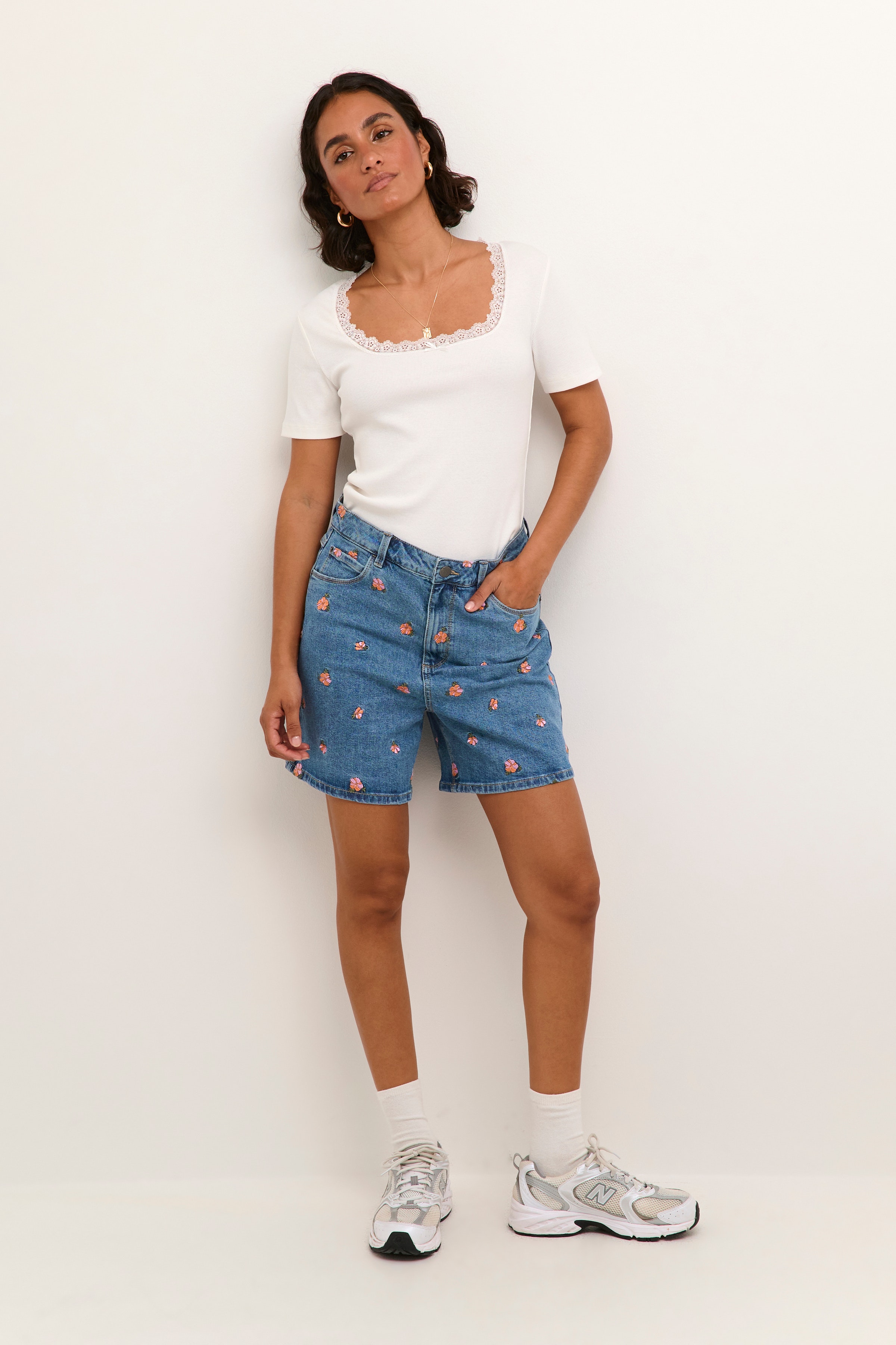 KAbabeth Shorts LOOKBOOK FRONT 10508671-101012