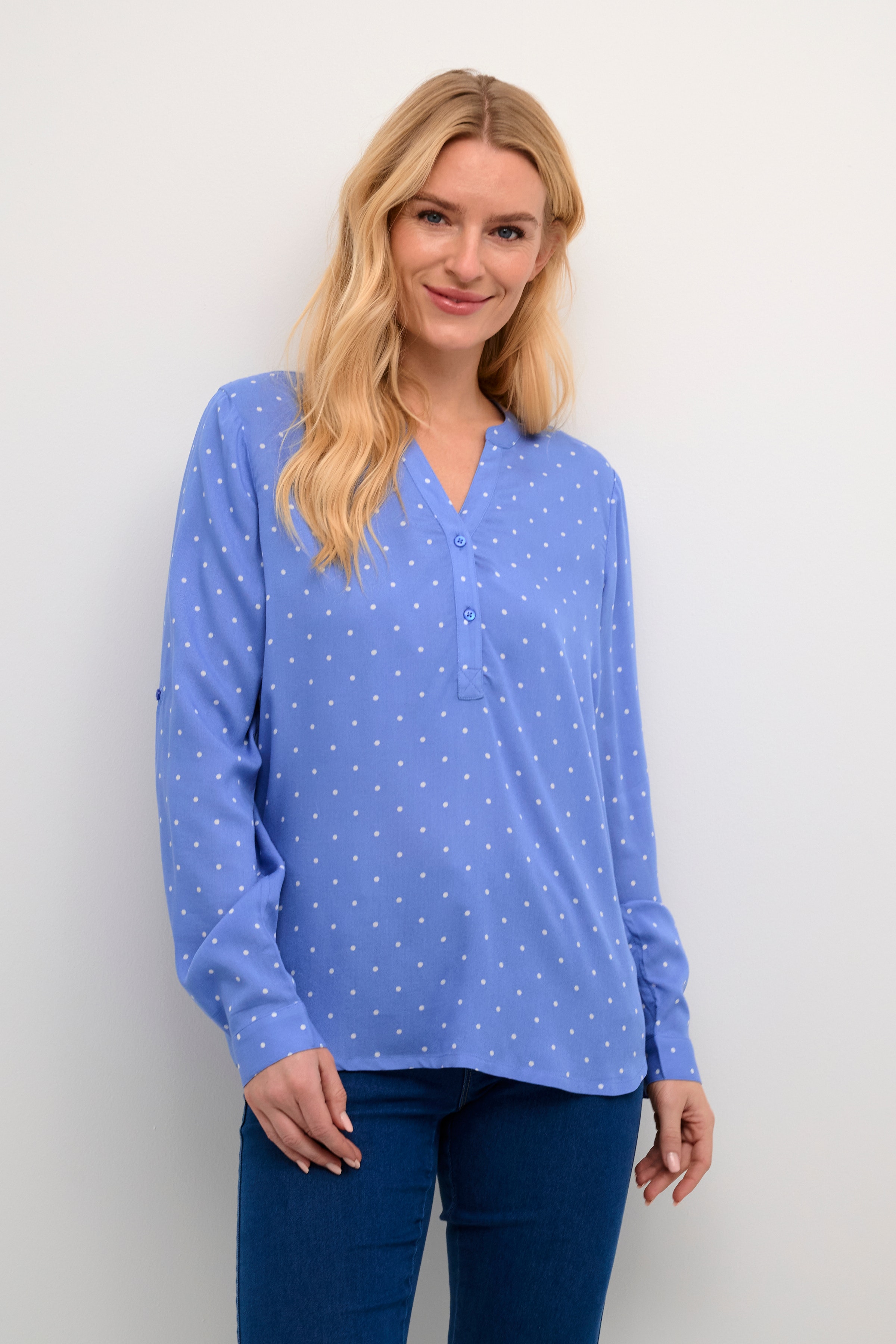 KAjoyce Bluse LOOKBOOK FRONT 10504584-105642