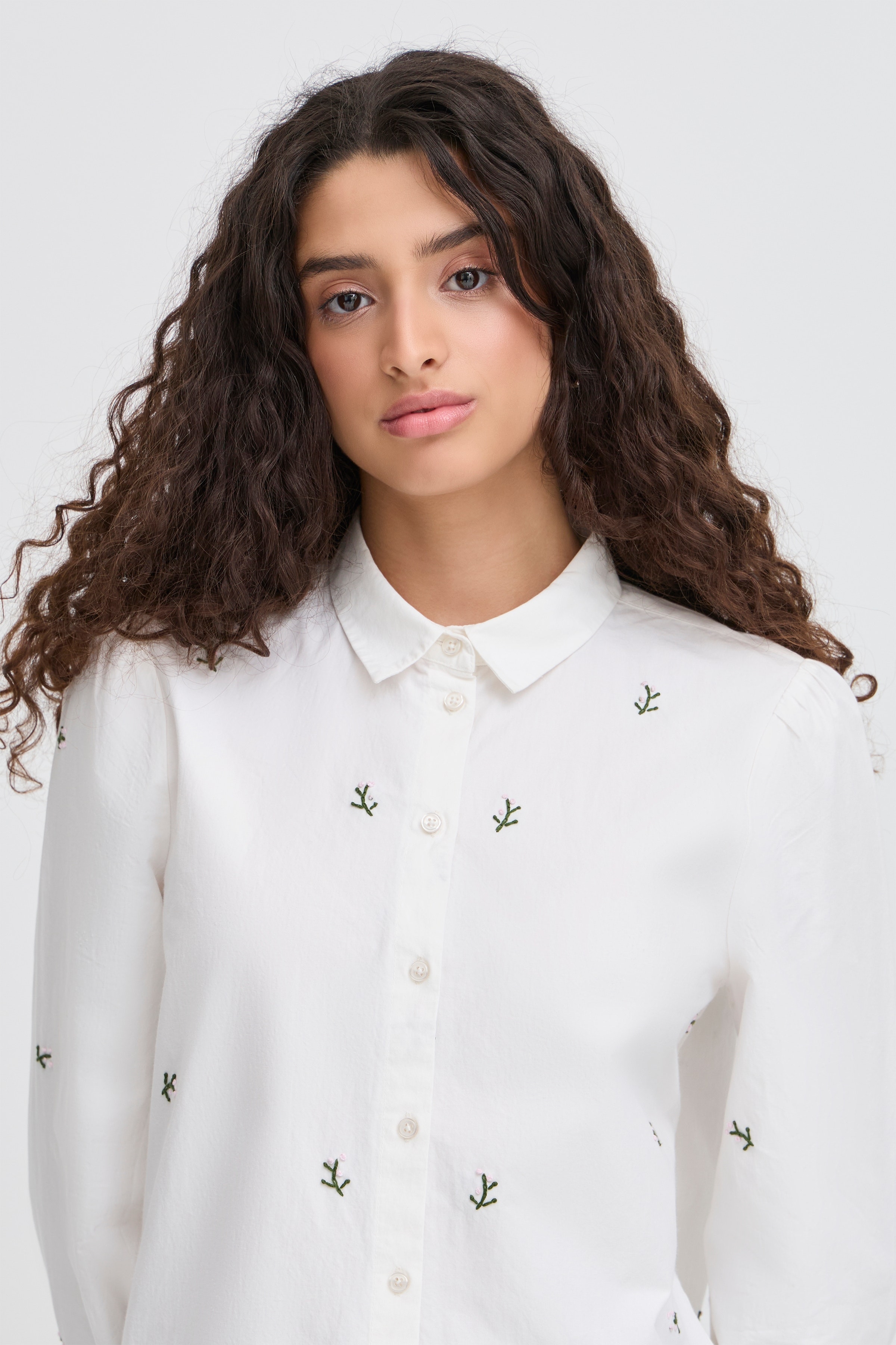 IHSANAZ Skjorte LOOKBOOK DETAIL 20124122-900000311