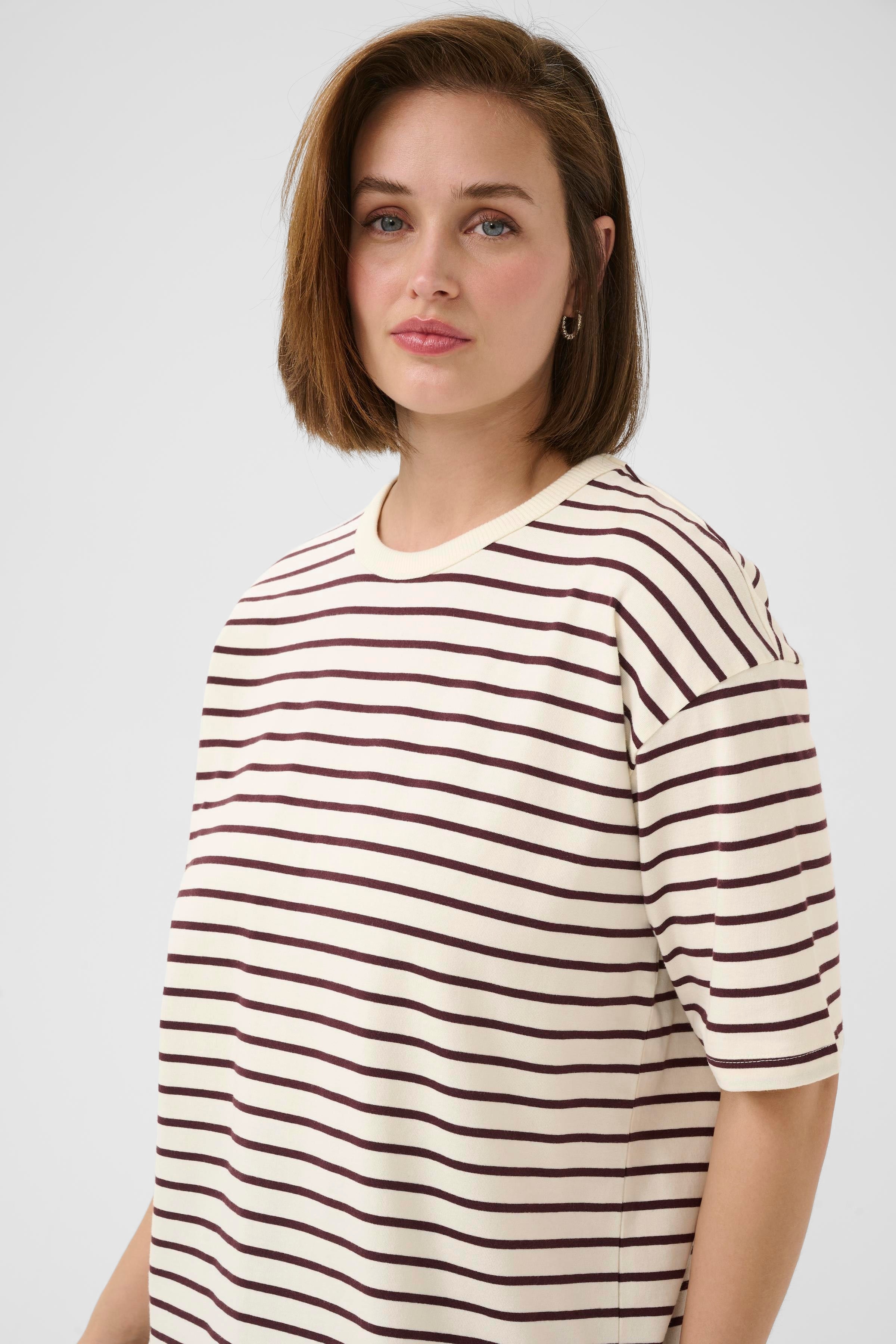 KAwinny T-shirt LOOKBOOK DETAIL 10508777-108011