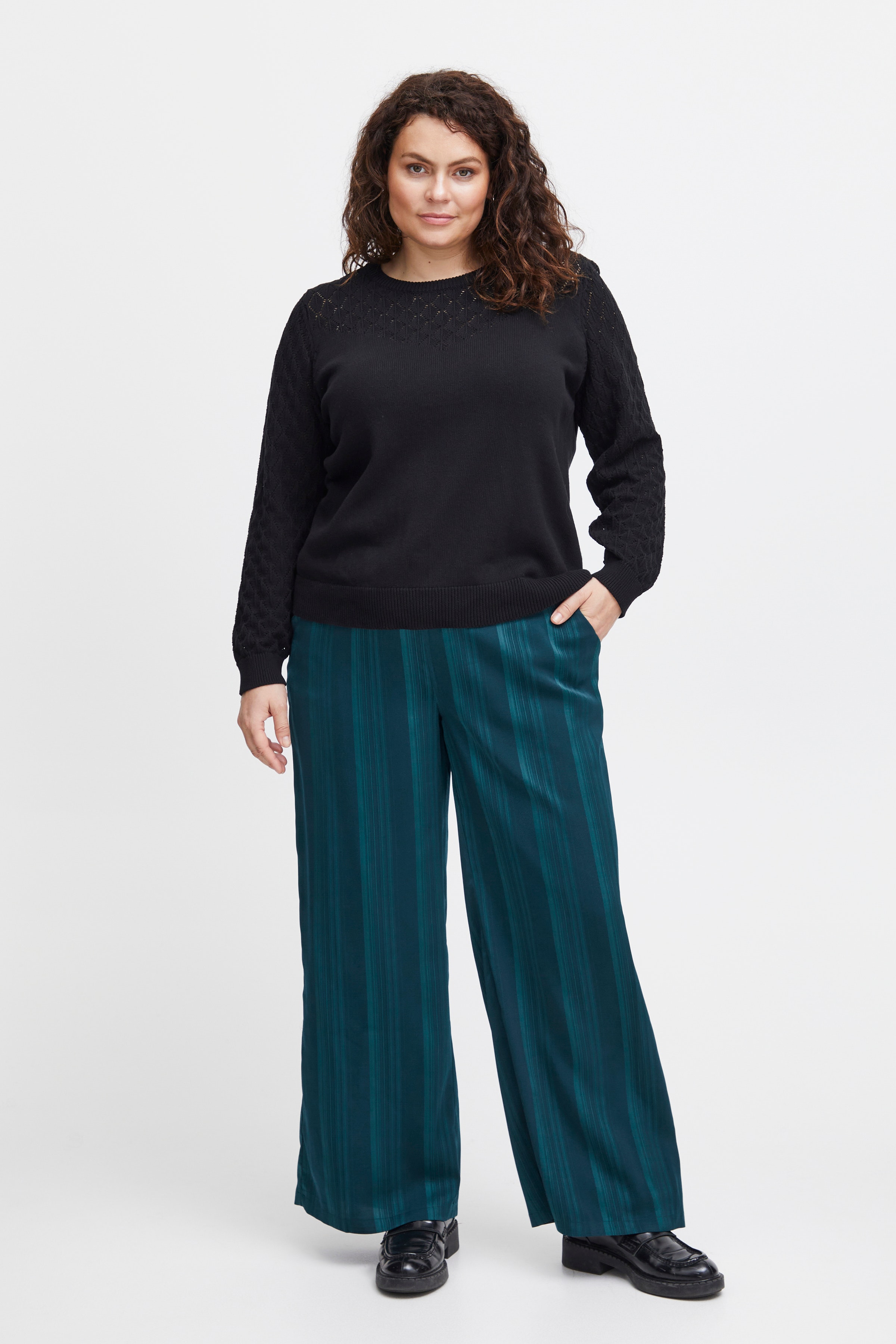 FPYNDA Trousers LOOKBOOK FRONT 20613094-195320