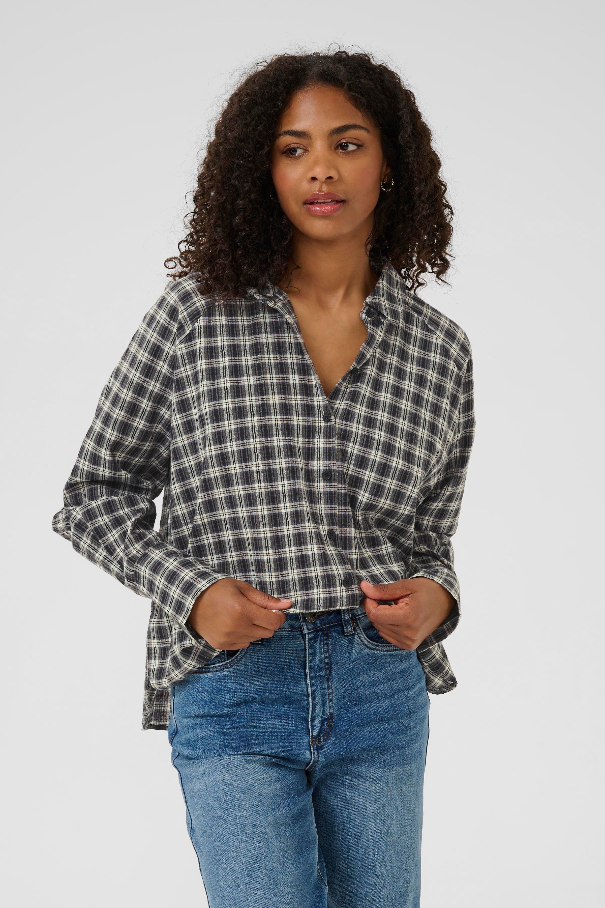 KAelna Skjorte LOOKBOOK FRONT 10510557-108369