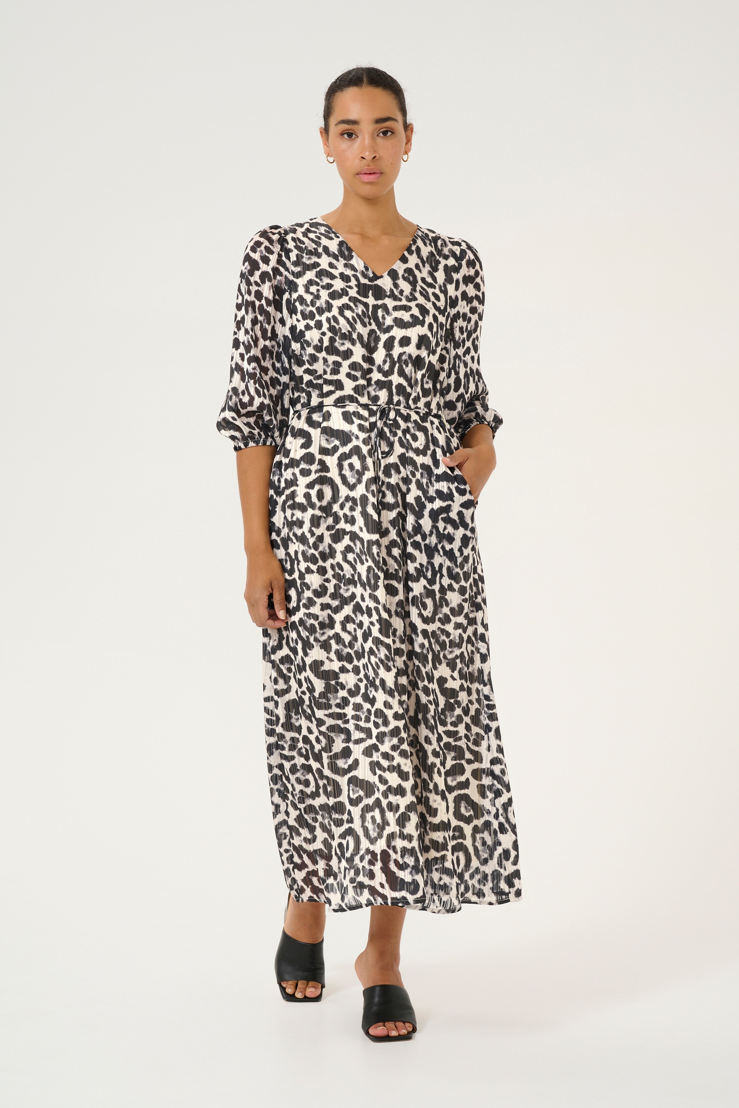 KAsepia Kjole LOOKBOOK FRONT 10509422-106818
