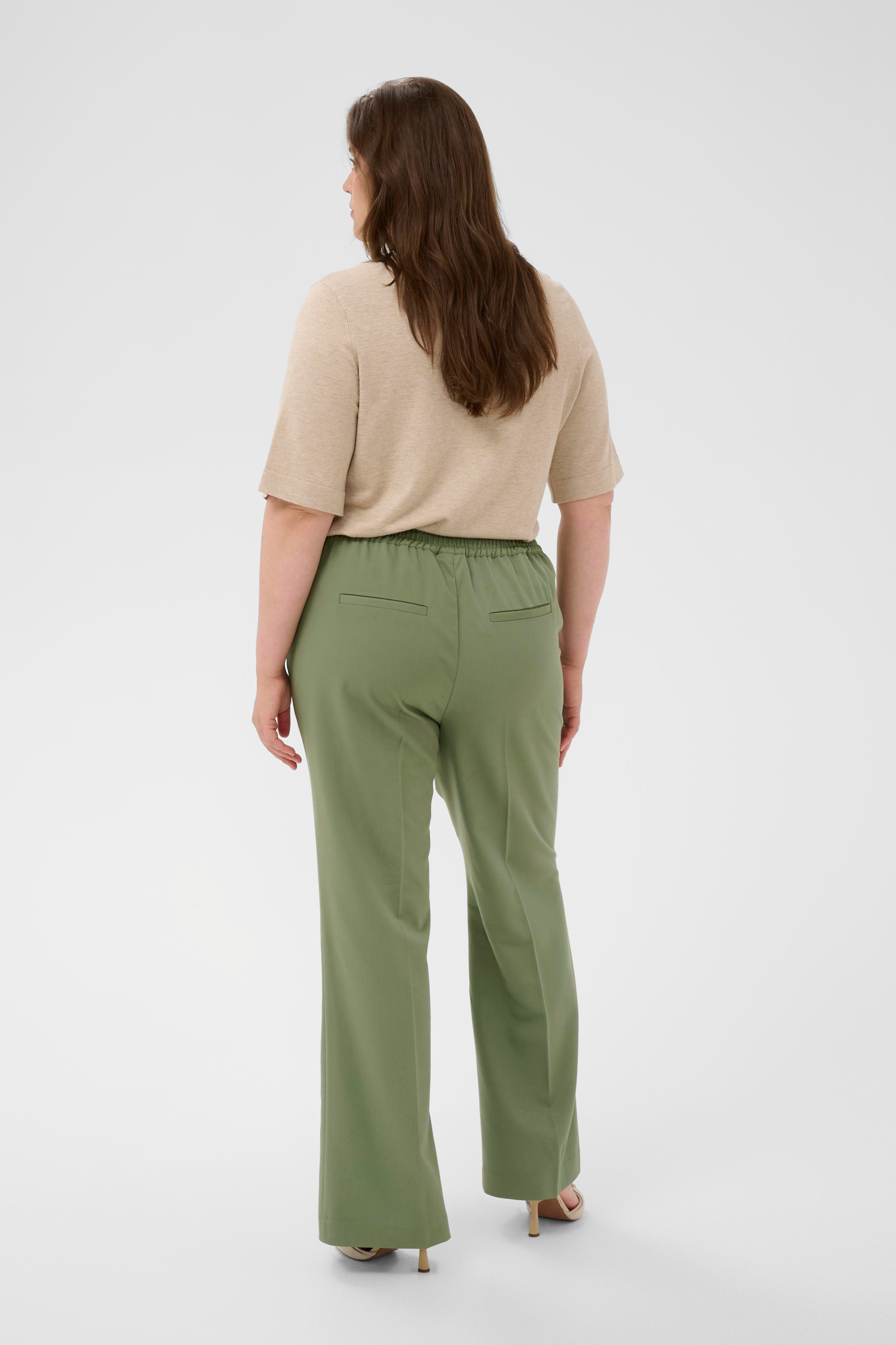 KCsakira Hose LOOKBOOK BACK 10582588-176212