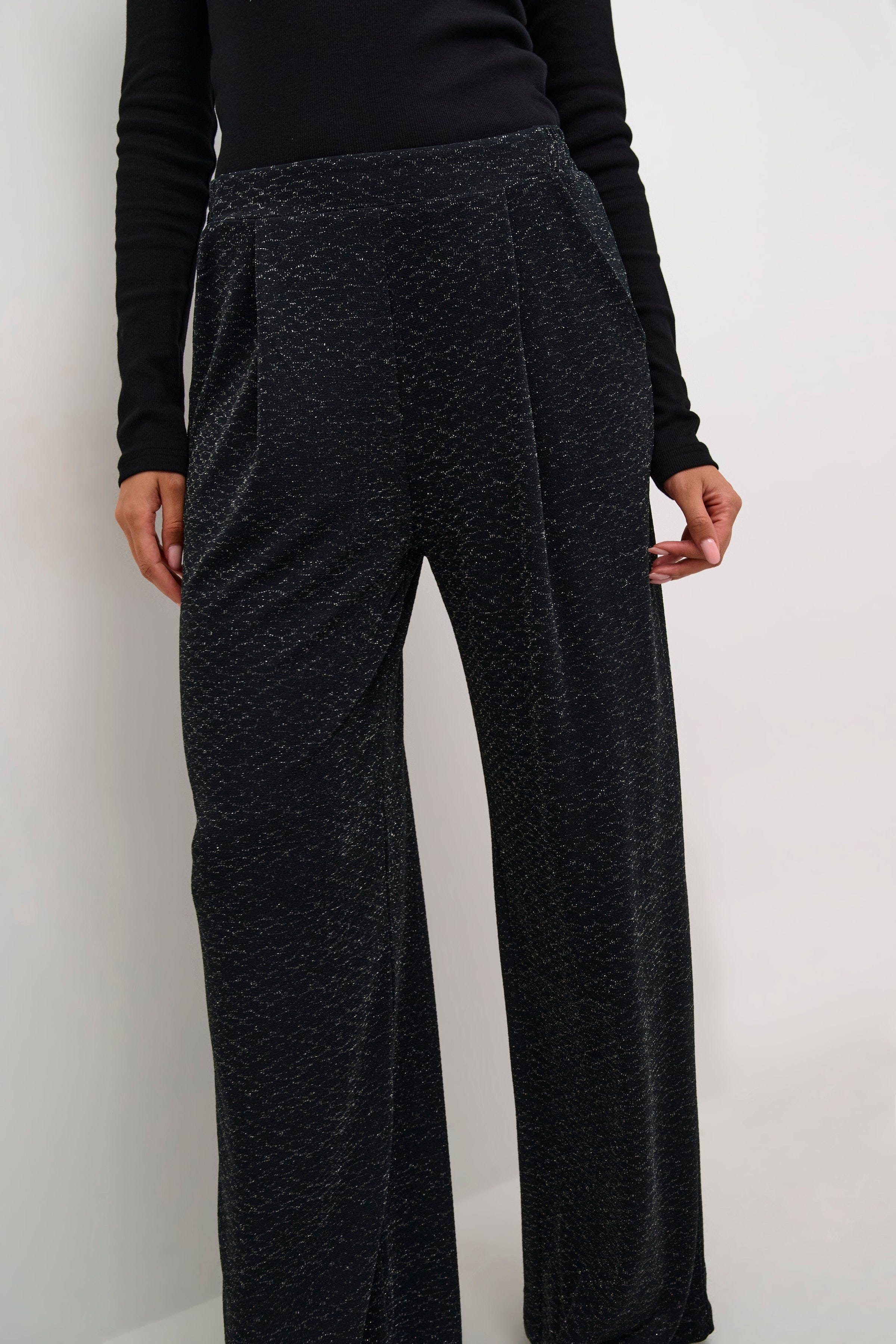 KAellie Bukser LOOKBOOK DETAIL 10509265-106669