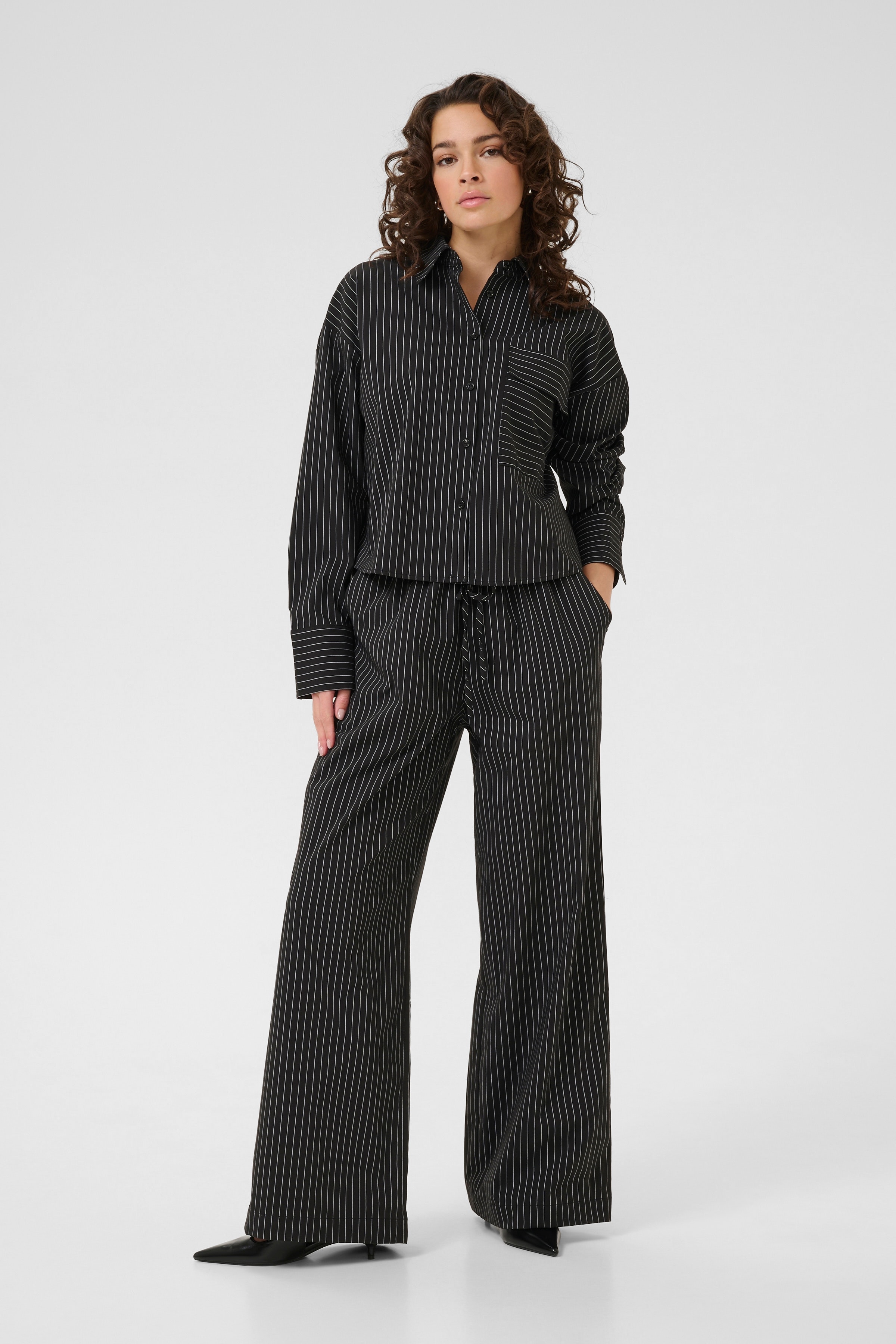 KAeliana Bukser LOOKBOOK FRONT 10510610-108244