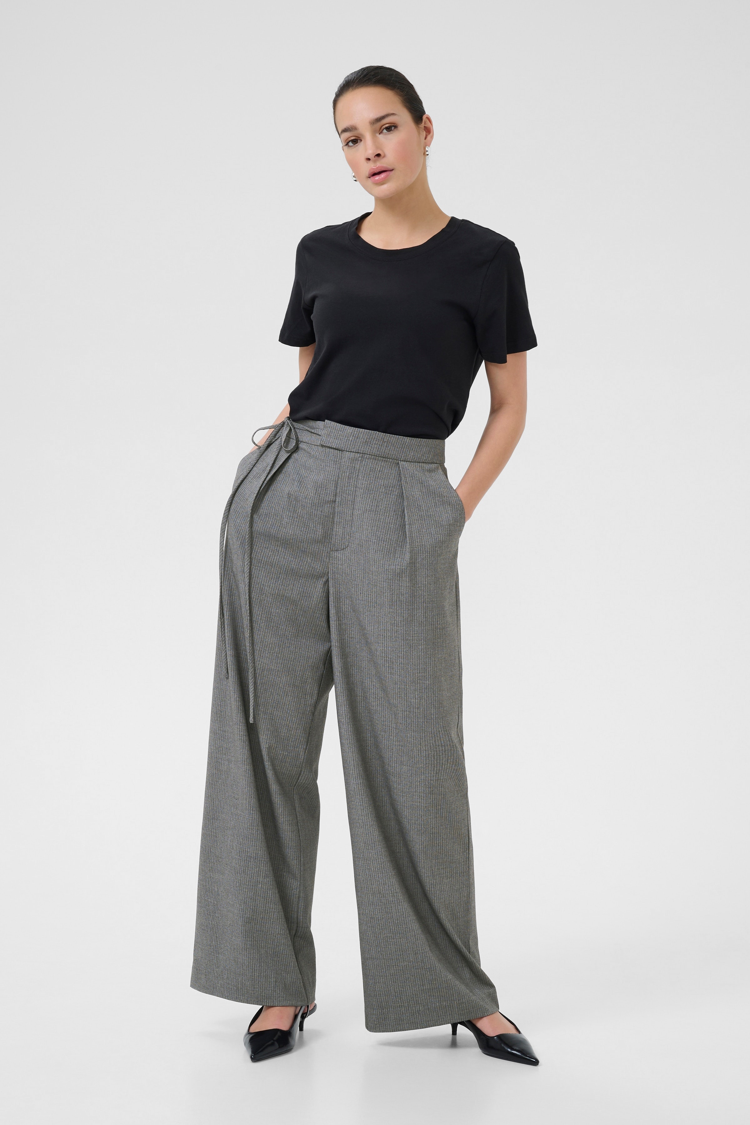 KAellie Bukser LOOKBOOK FRONT 10510548-108214