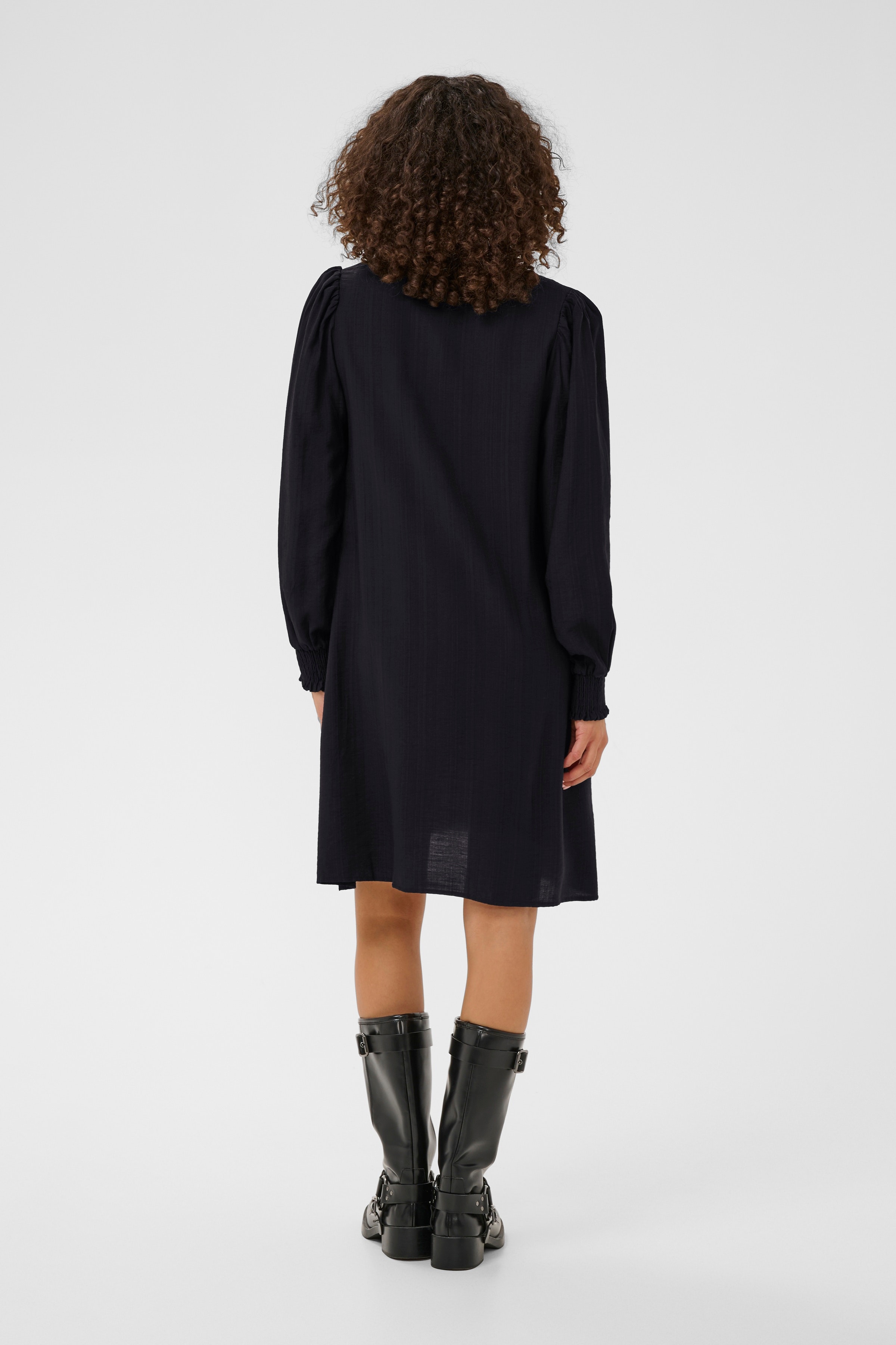 KAlufia Kleid LOOKBOOK BACK 10511105-100121