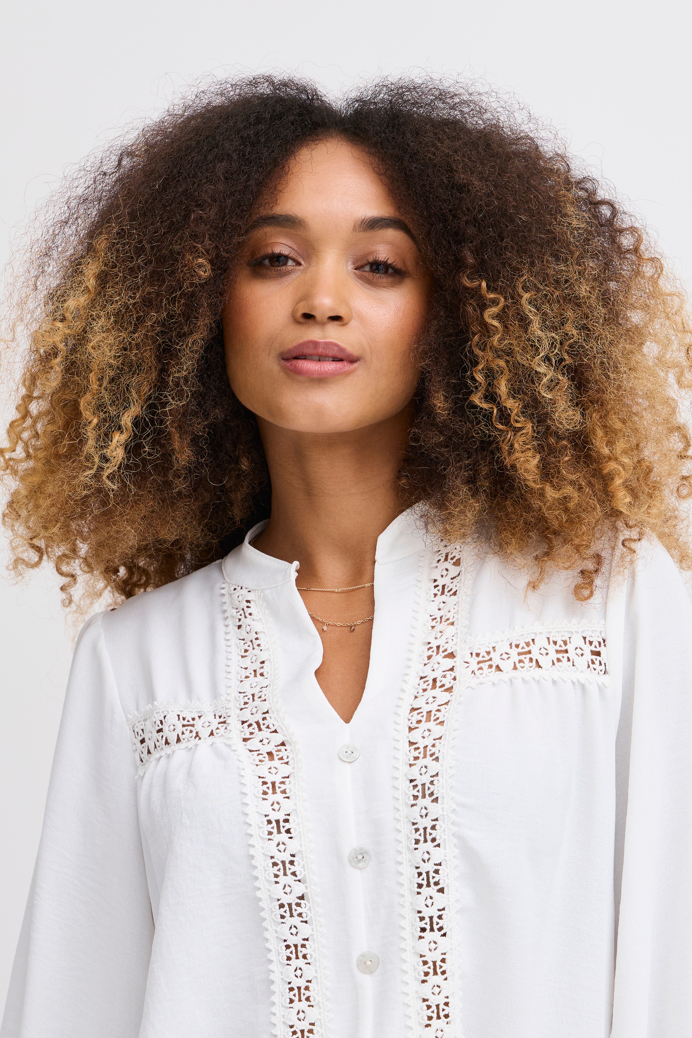 SBGENIA Bluse LOOKBOOK DETAIL 22100867-110105