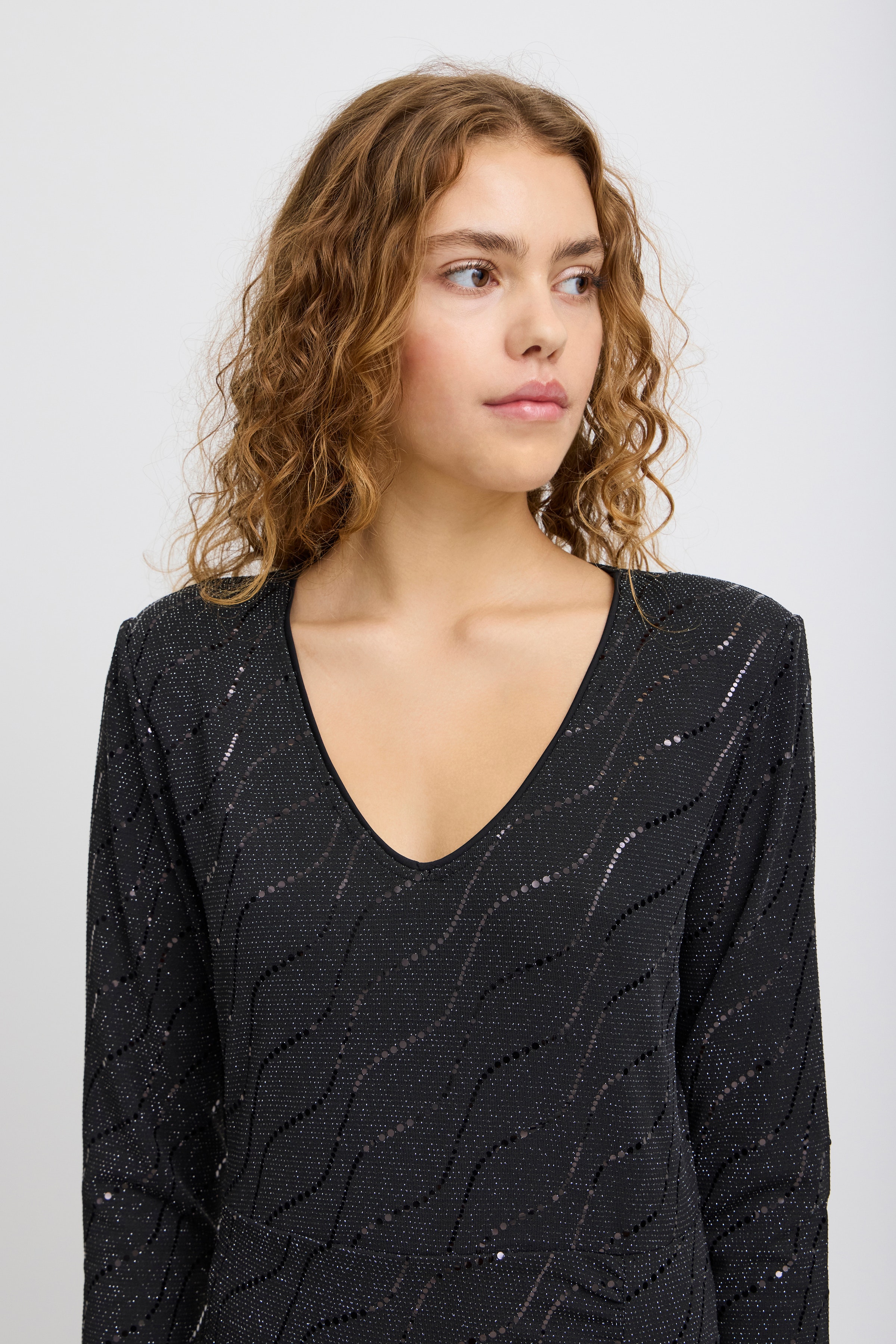 IHNELENIA Kjole LOOKBOOK DETAIL 20122207-194008