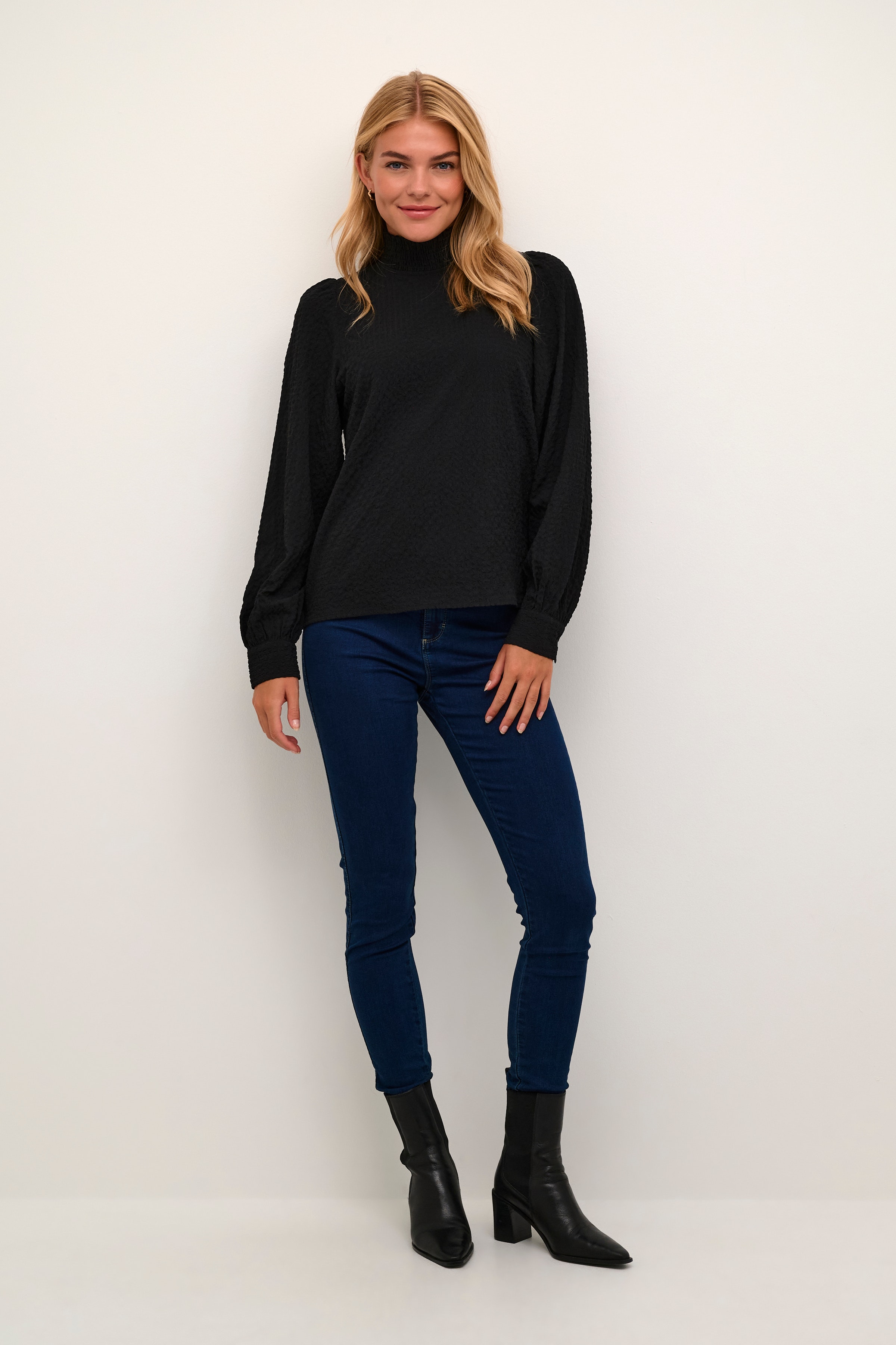 KAditte Bluse LOOKBOOK FRONT 10508500-100121