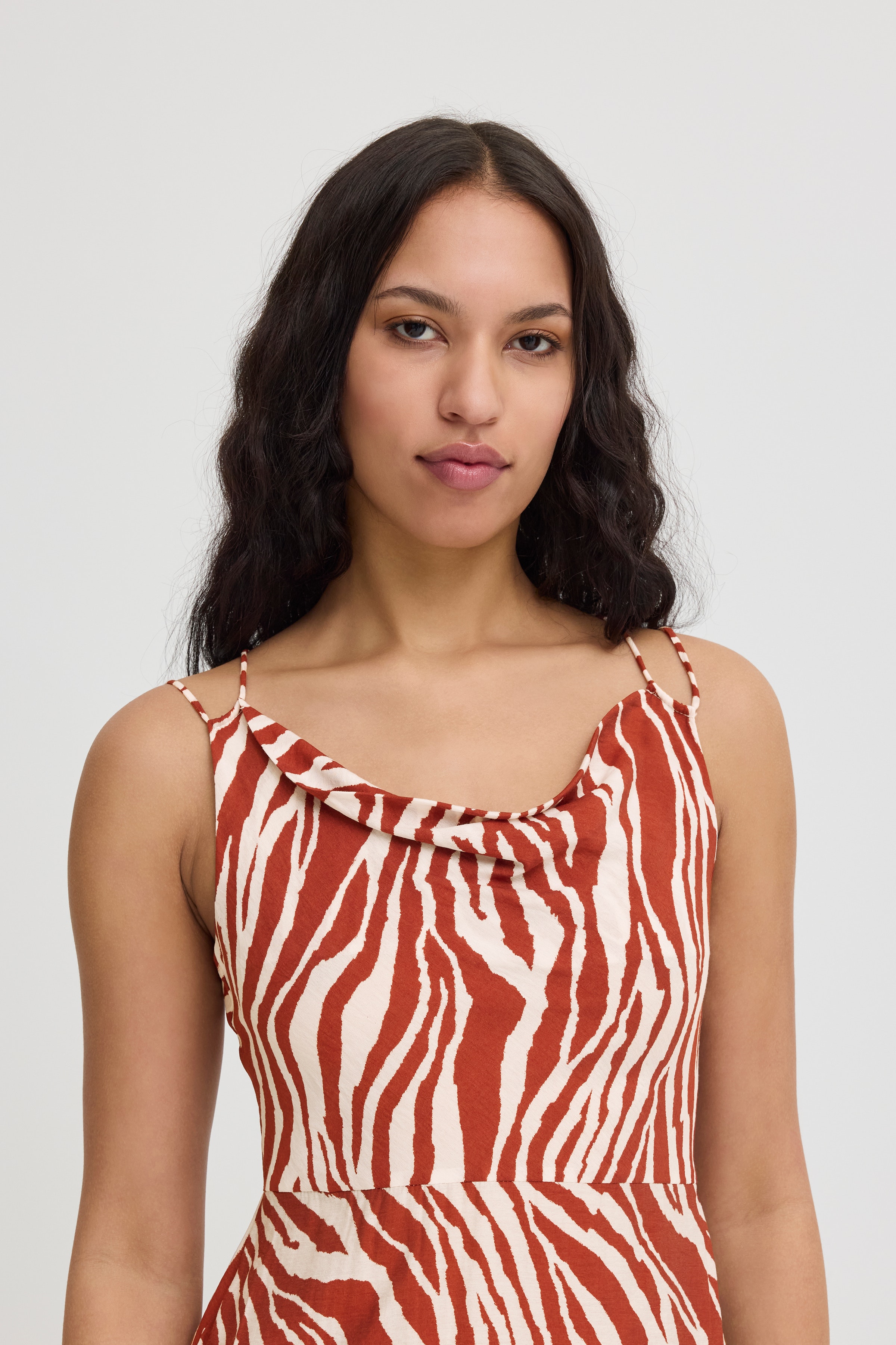 IHYARDEEN Kjole LOOKBOOK DETAIL 20123377-204603