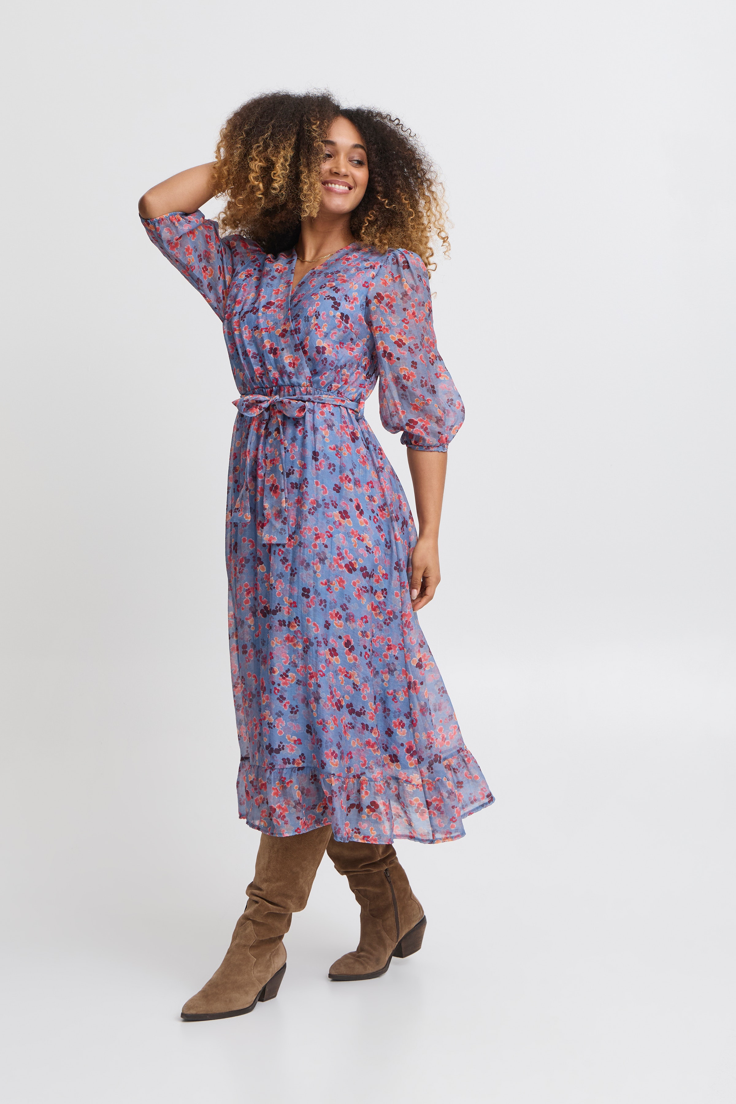 SBLEYIA Kjole LOOKBOOK FRONT 22100901-203403