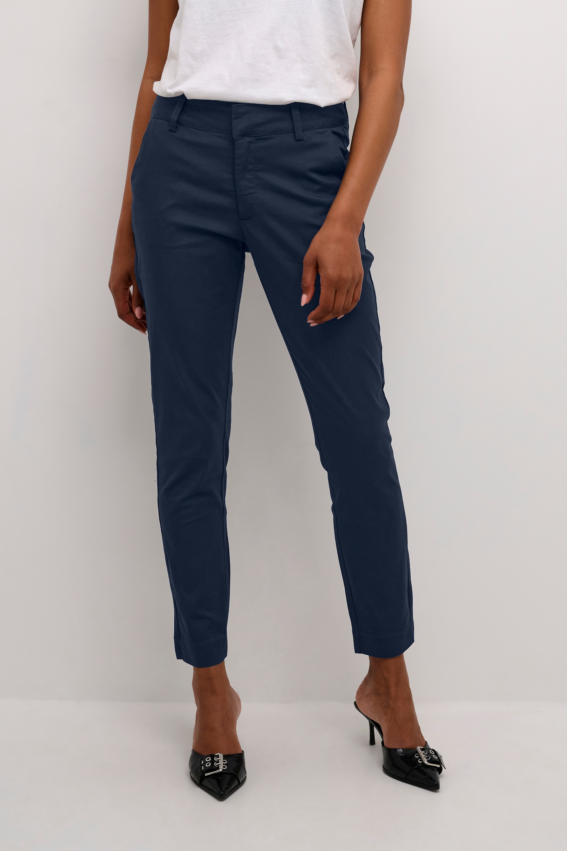 KAlea Trousers LOOKBOOK FRONT 10505191-194020