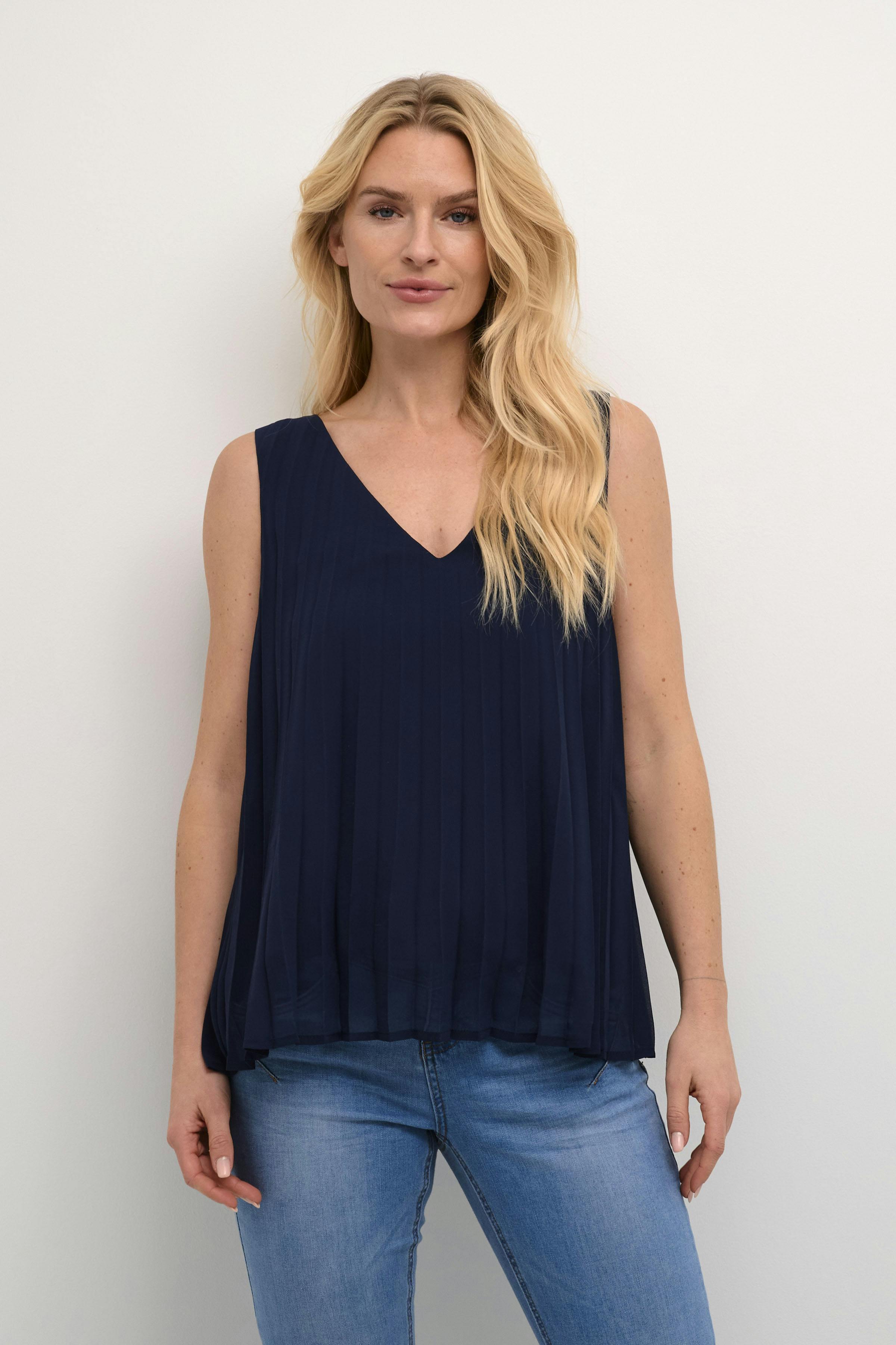 CRPina Top LOOKBOOK FRONT 10612546-193923