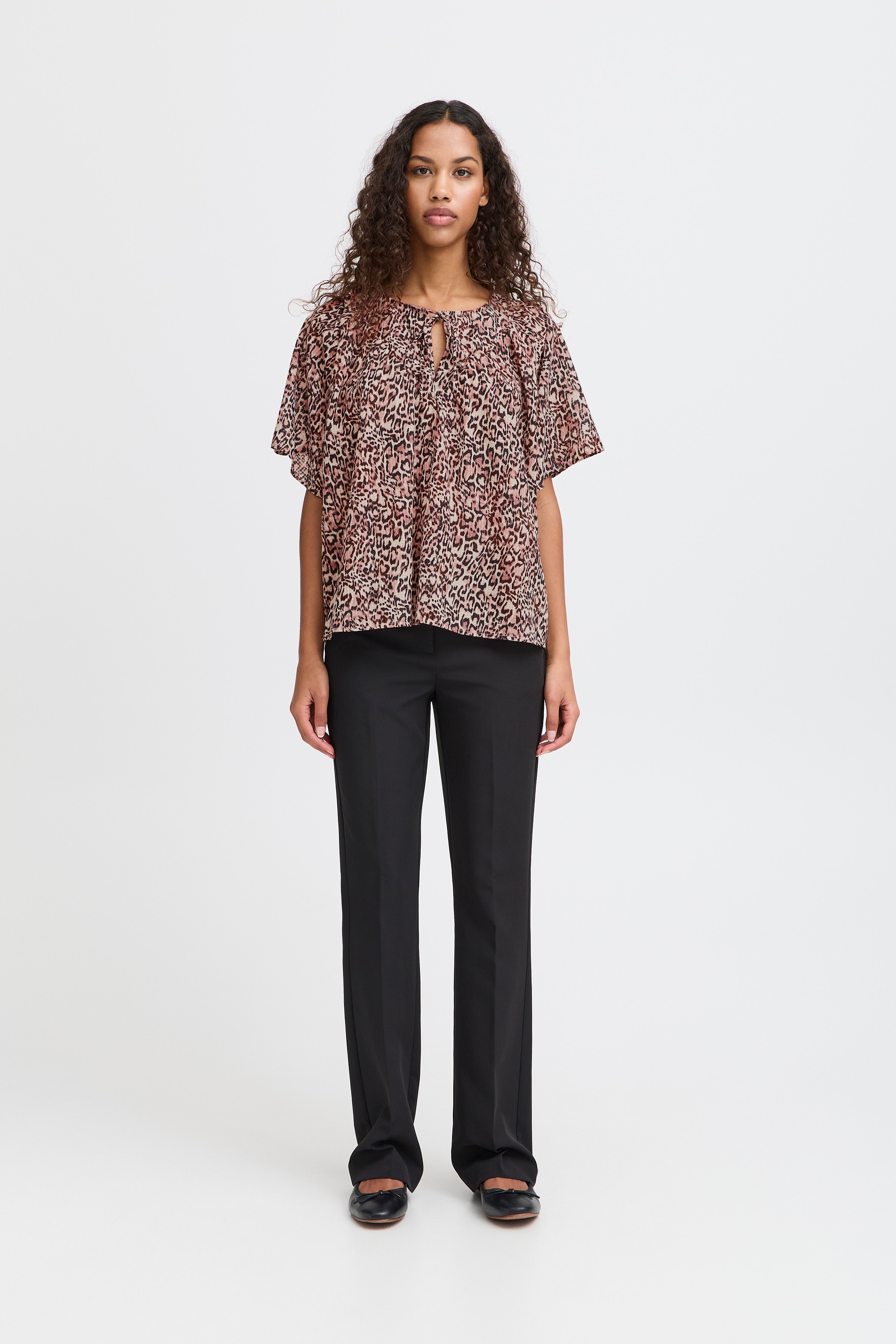 IHSAFARY Kortermet bluse LOOKBOOK FRONT 20122346-203979