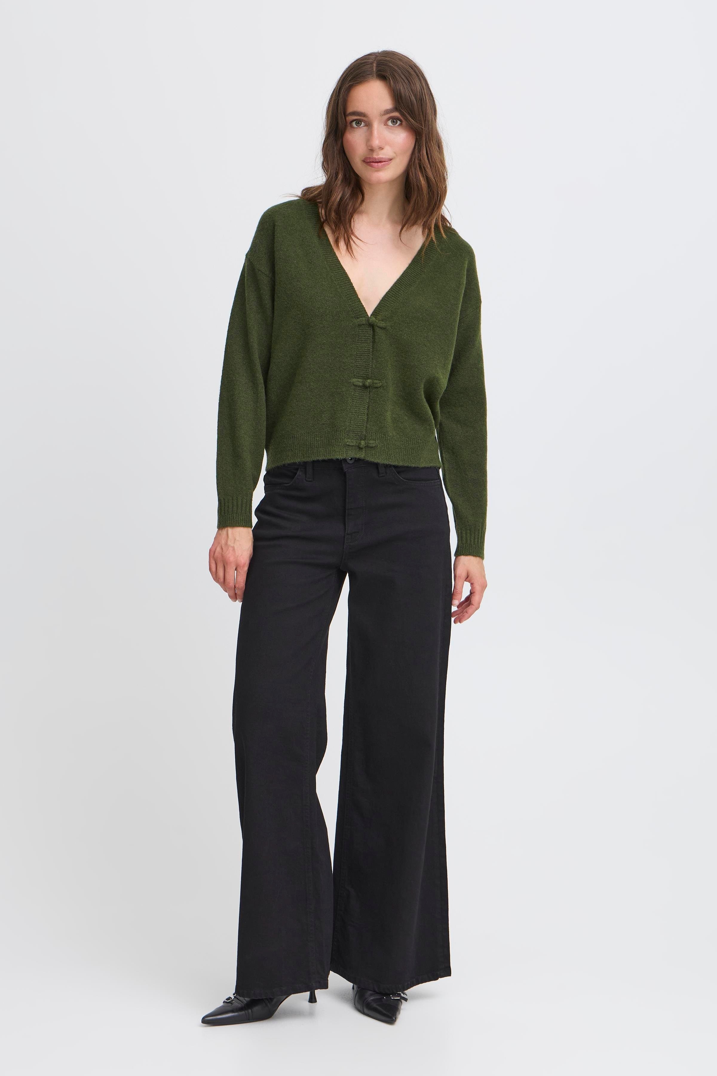 IHDASILA Cardigan LOOKBOOK FRONT 20124215-190419
